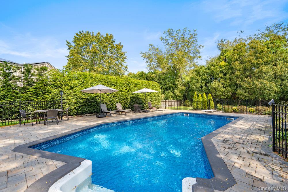 12 Aron Drive, Woodbury, NY 11797