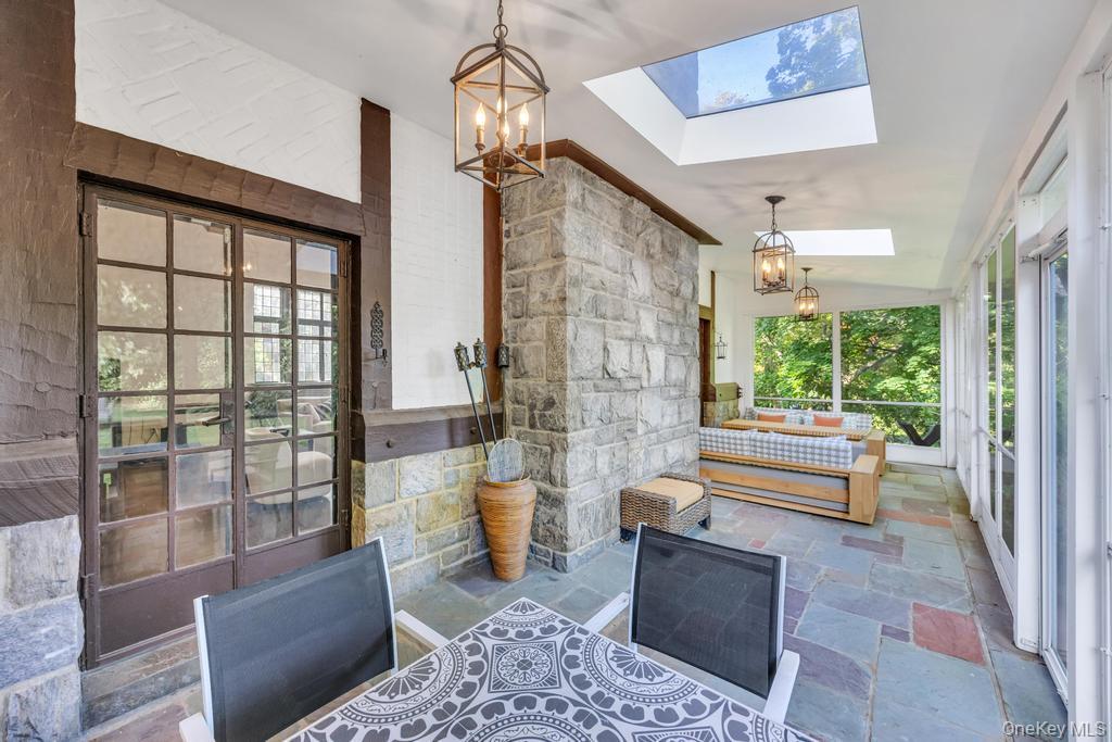 65 Clover Drive, Great Neck, NY 11021