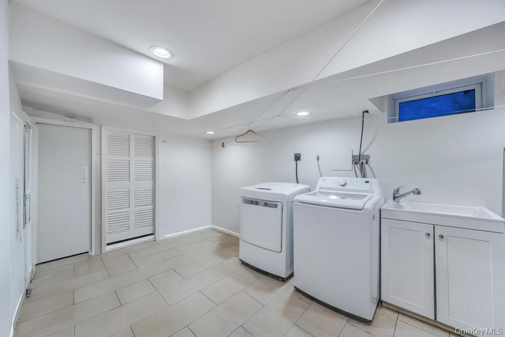 65 Clover Drive, Great Neck, NY 11021