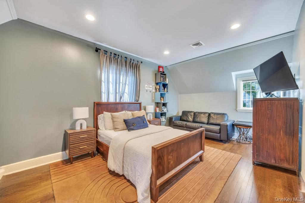 65 Clover Drive, Great Neck, NY 11021