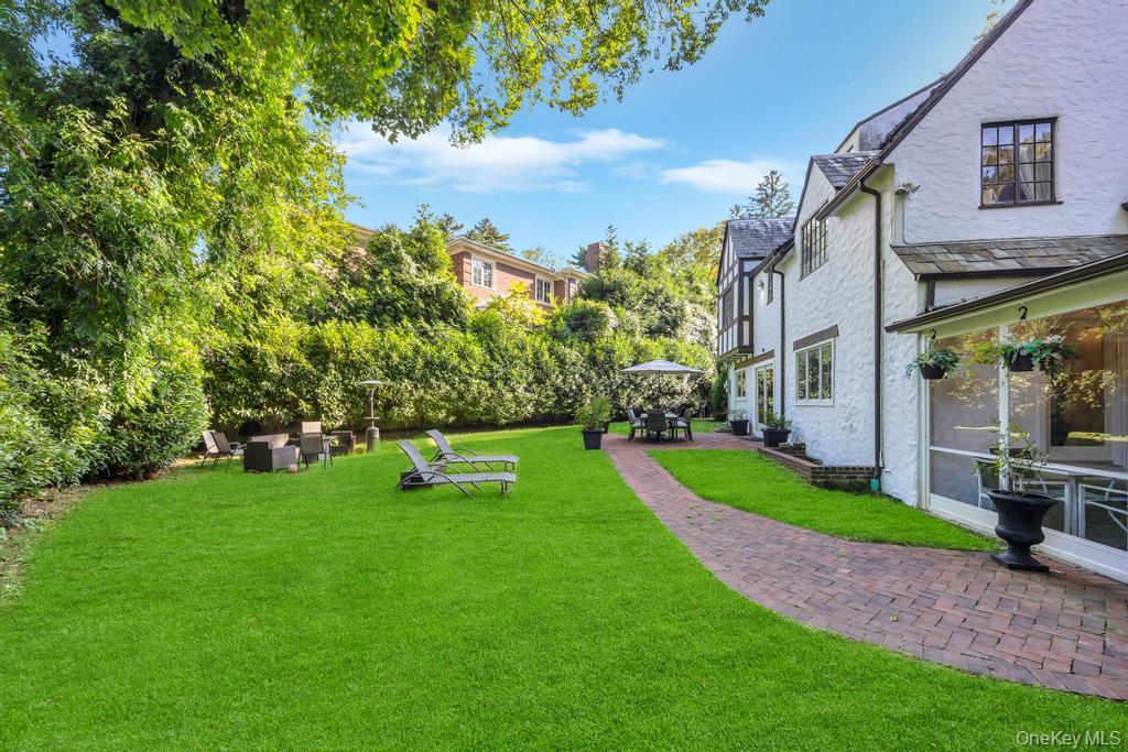 65 Clover Drive, Great Neck, NY 11021