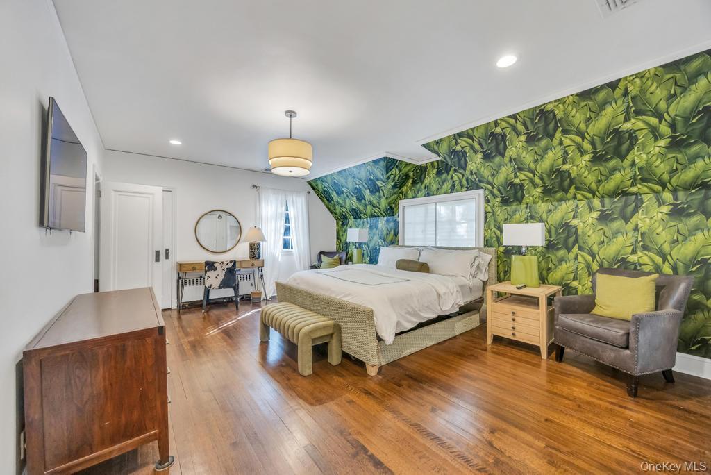 65 Clover Drive, Great Neck, NY 11021