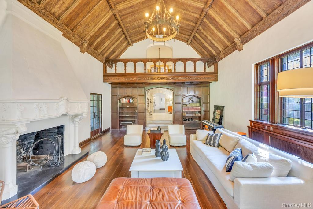 65 Clover Drive, Great Neck, NY 11021