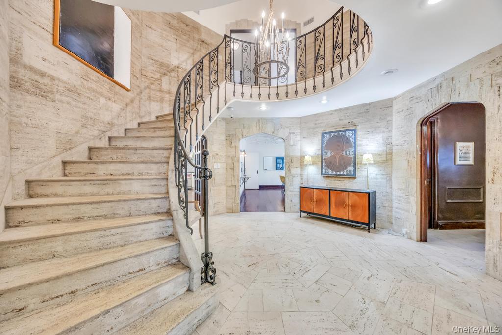 65 Clover Drive, Great Neck, NY 11021