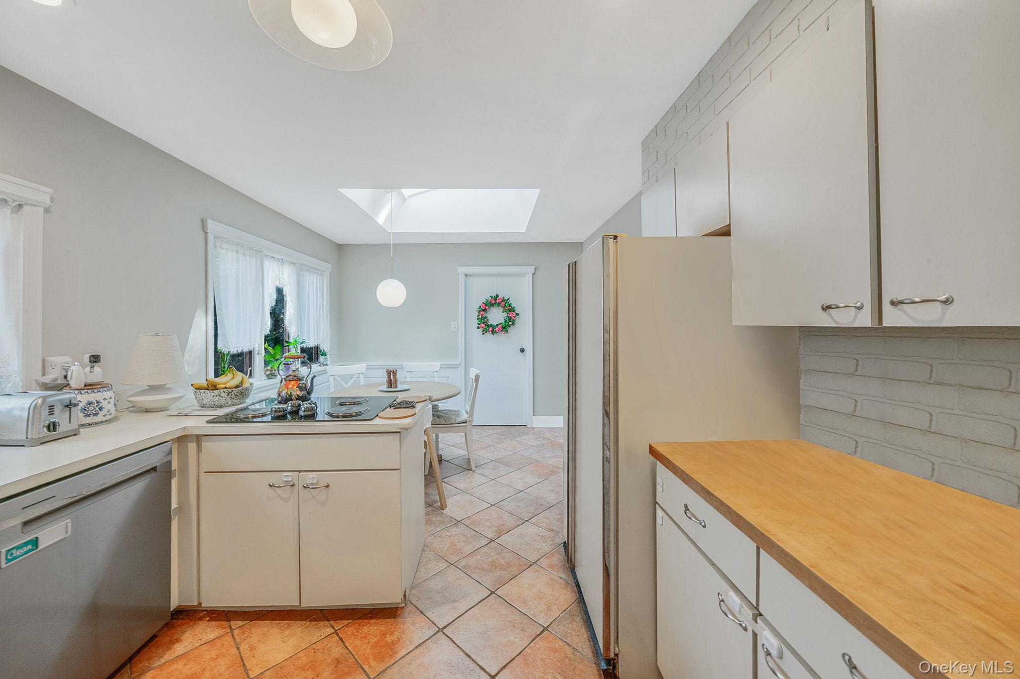 3 Bowen Place, Stony Brook, NY 11790