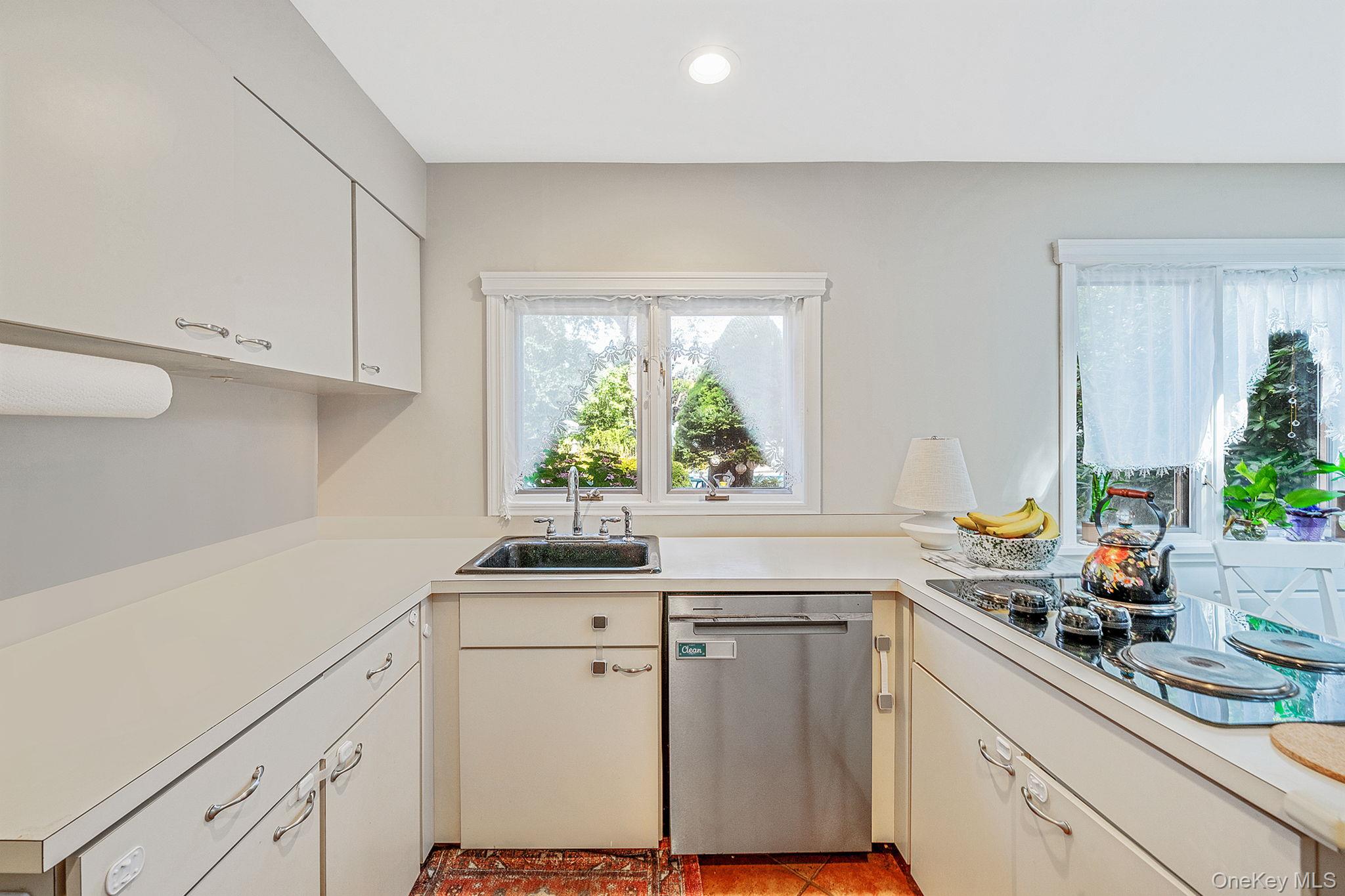 3 Bowen Place, Stony Brook, NY 11790