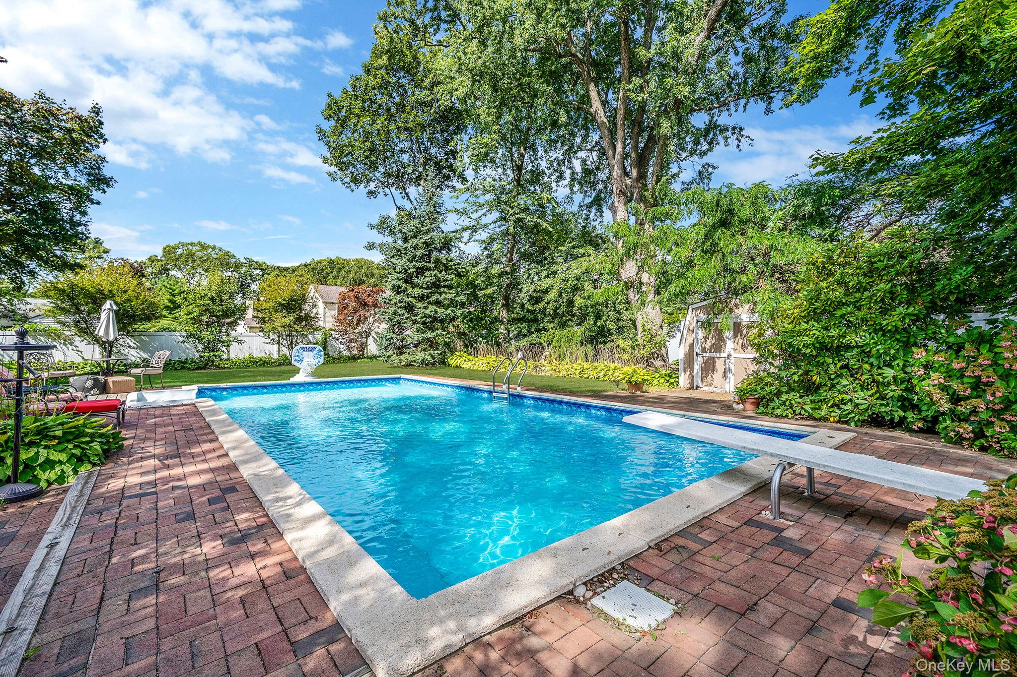 3 Bowen Place, Stony Brook, NY 11790