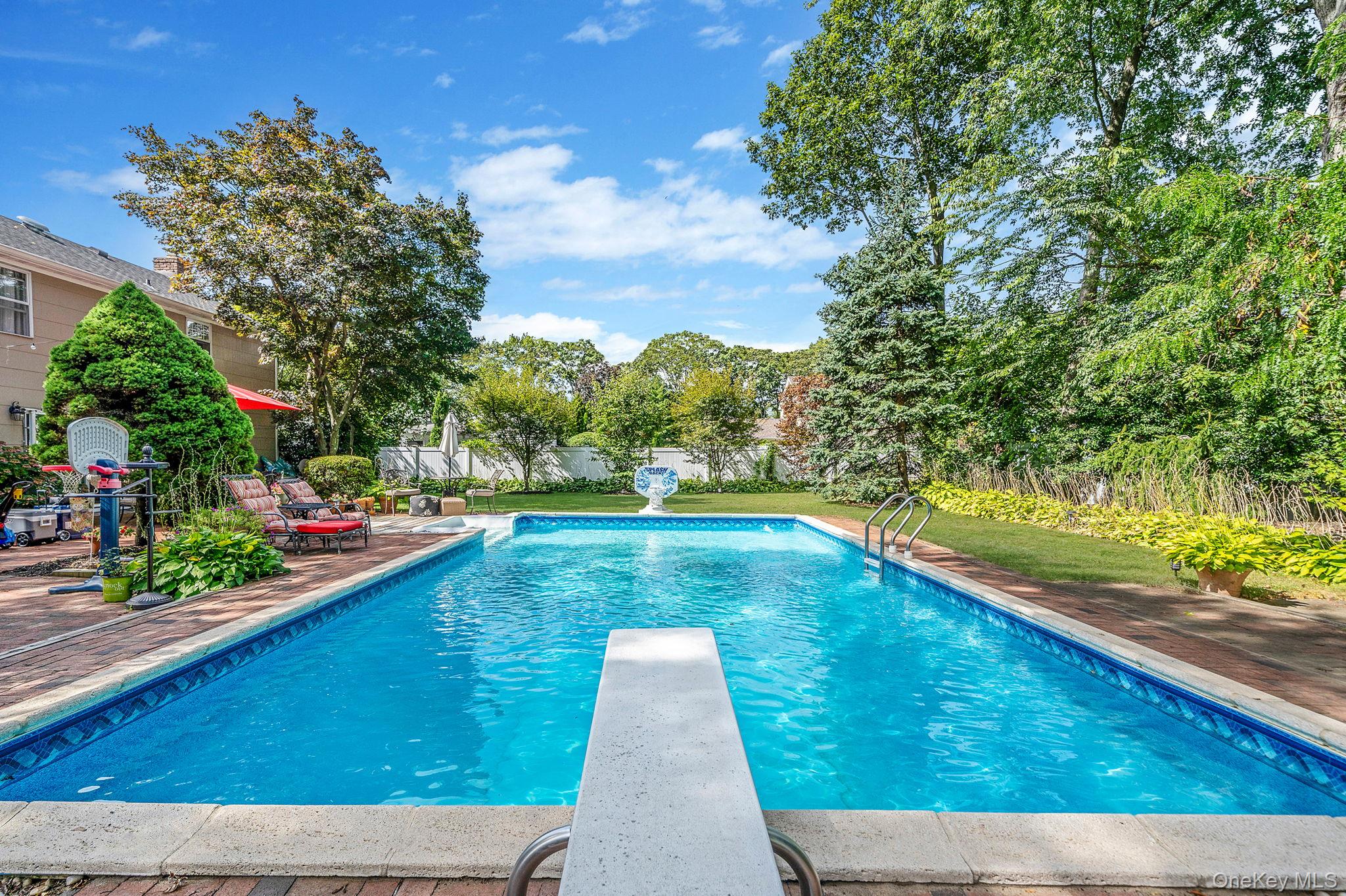 3 Bowen Place, Stony Brook, NY 11790