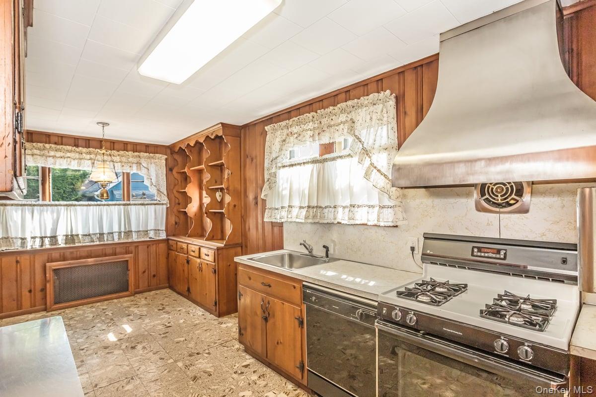 1887 Bryant Place, Baldwin, NY 11510