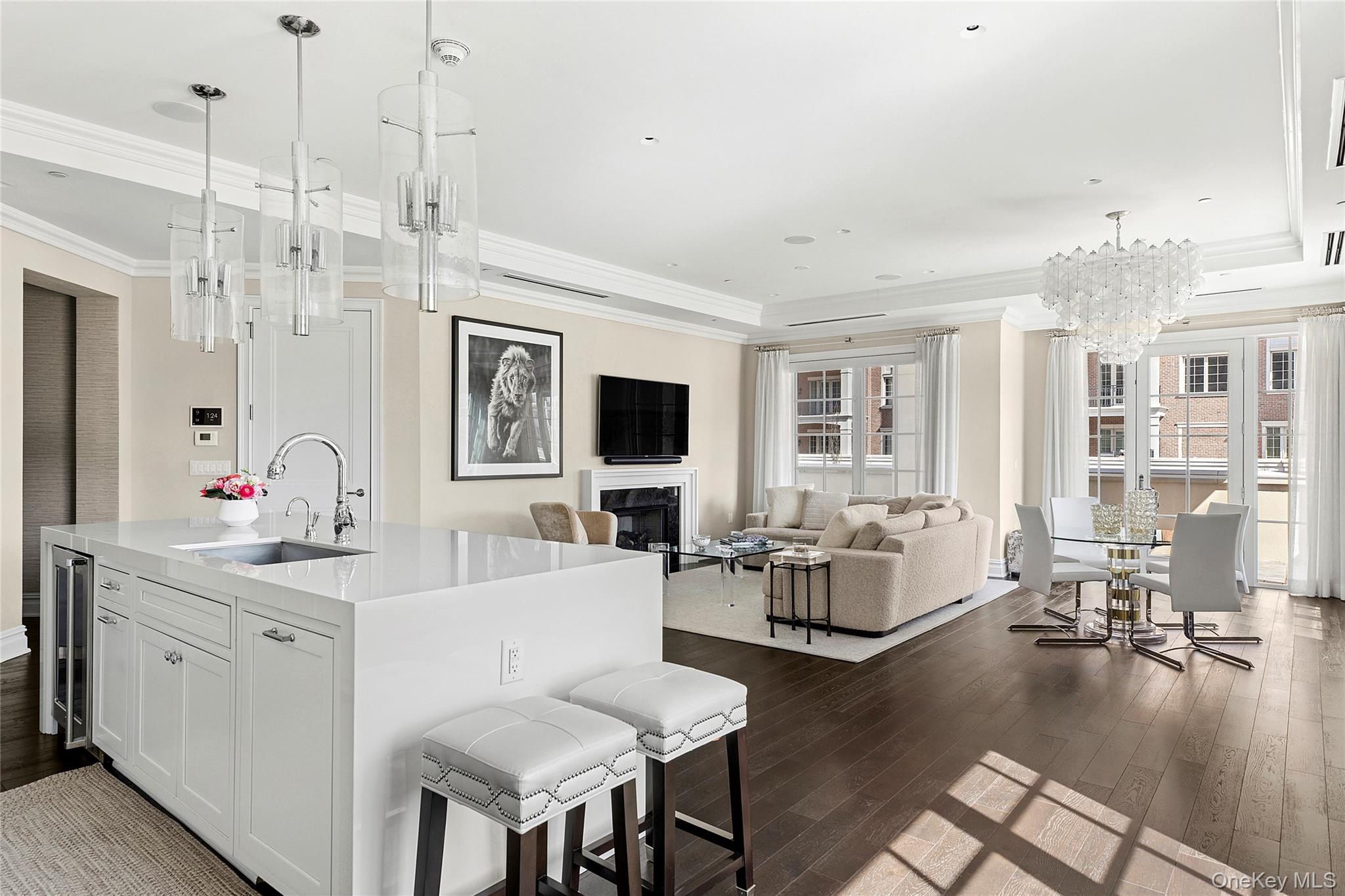 6000 Royal Court # 6012, North Hills, NY 11040