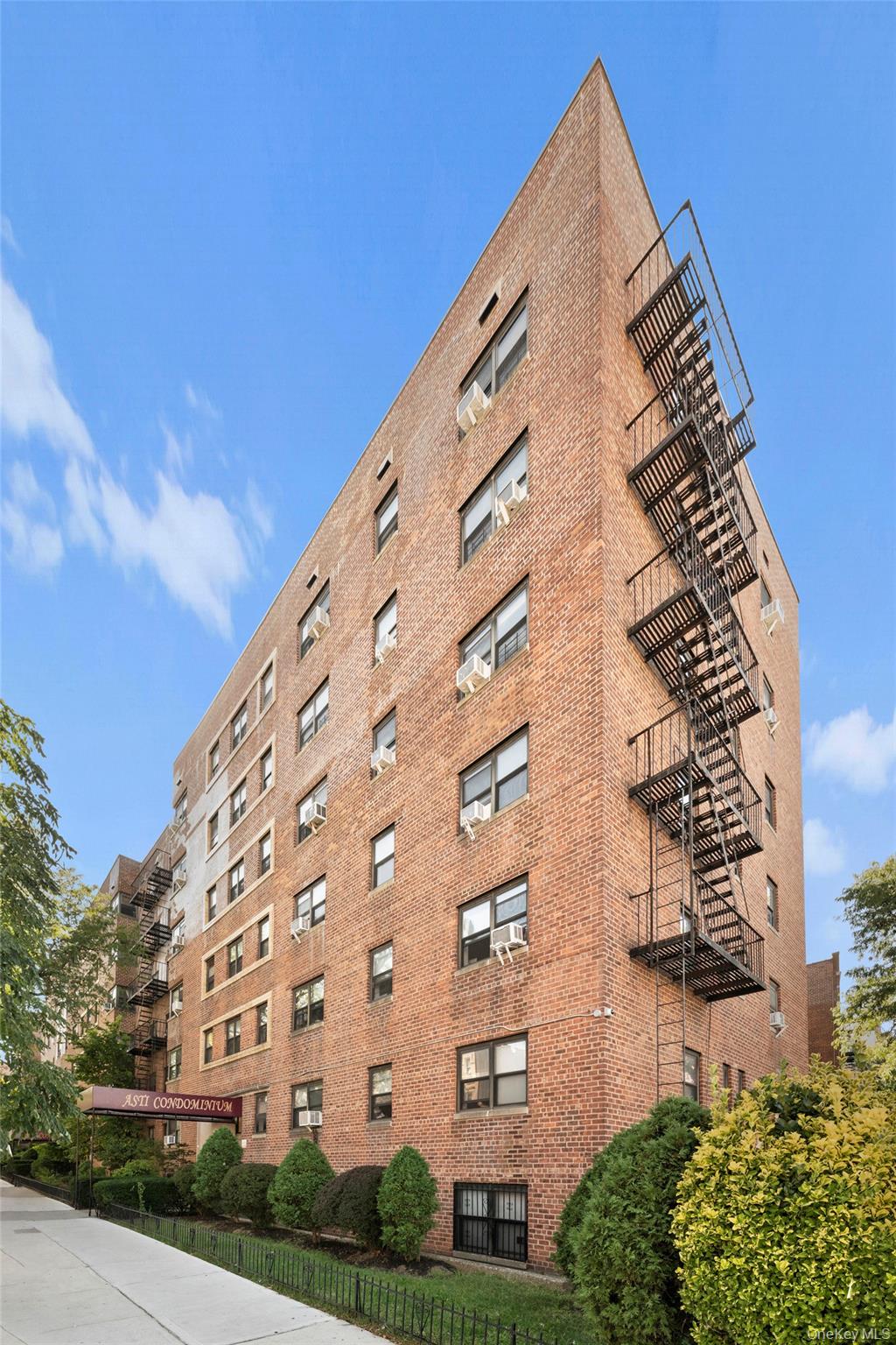 25-10 31st Avenue # 2M, Astoria, NY 11106