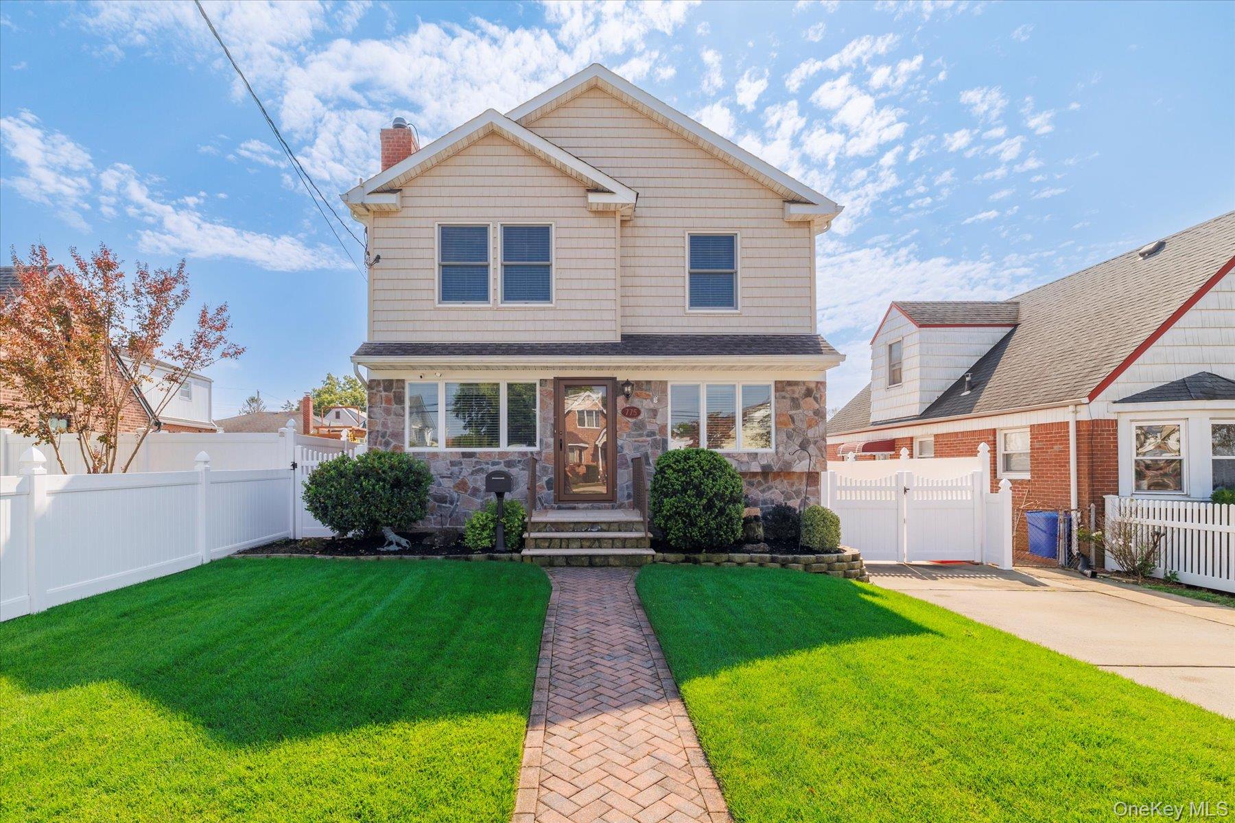 775 Roosevelt Street, Franklin Square, NY 11010