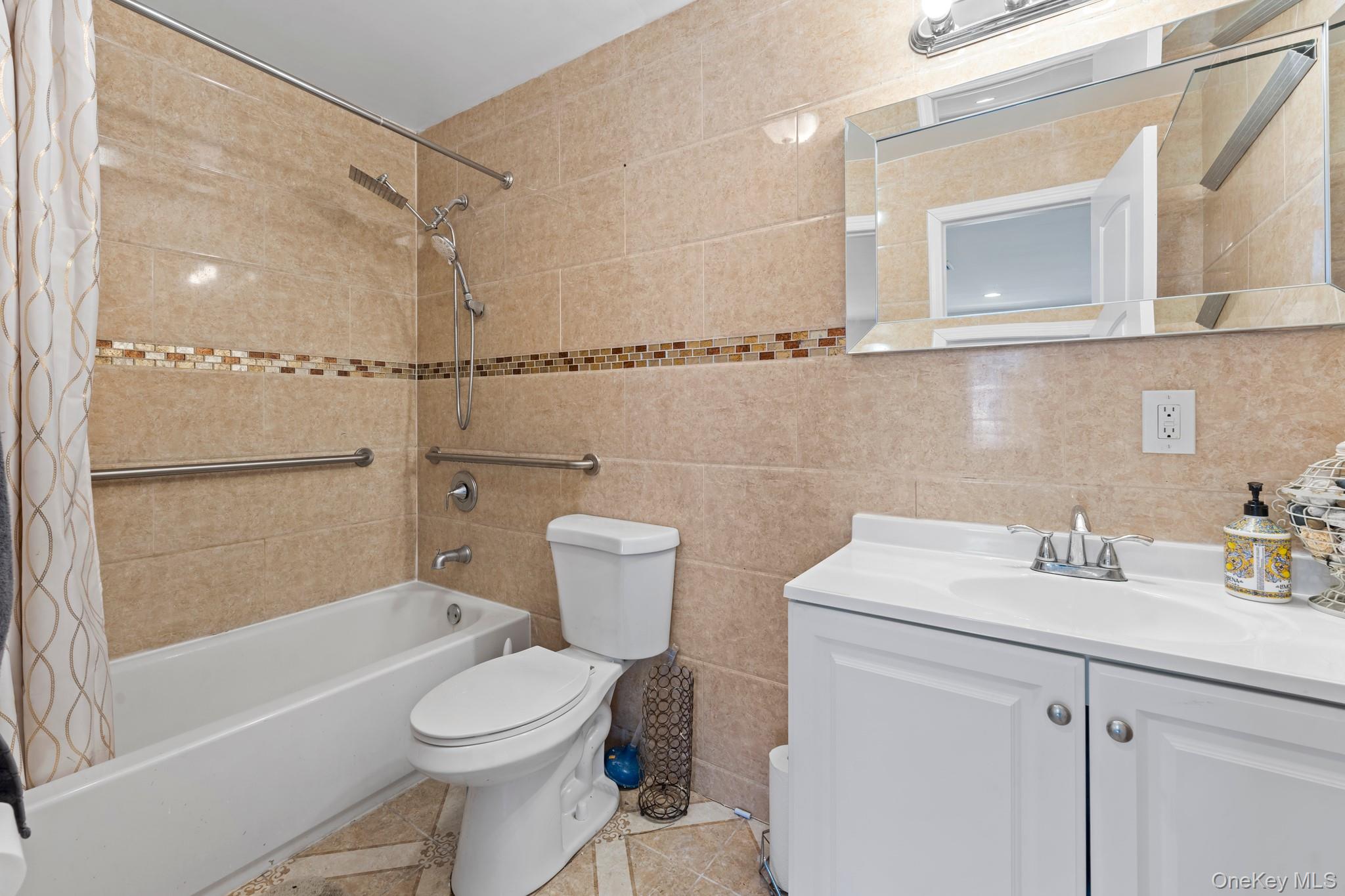 226 Franklin Street, Elmont, NY 11003