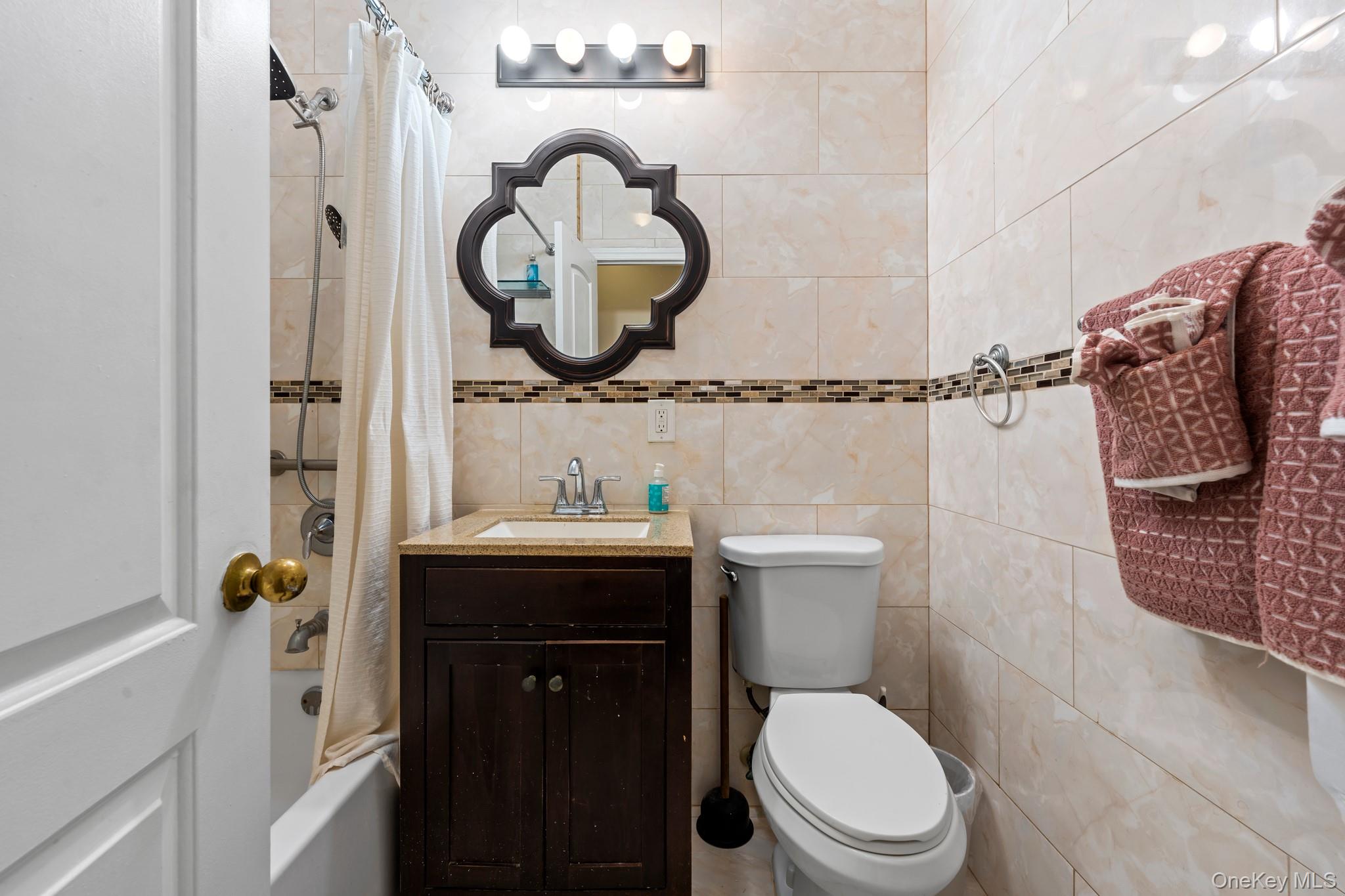 226 Franklin Street, Elmont, NY 11003