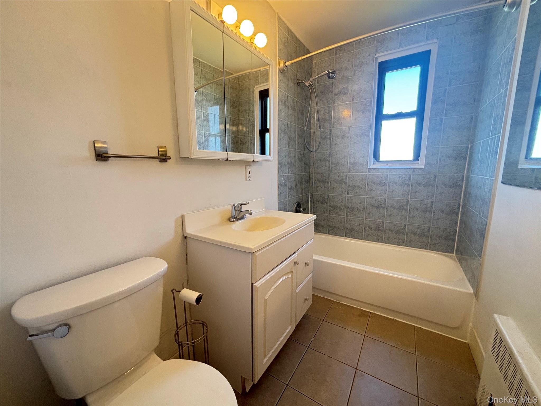 320 Atlantic Avenue # D11, East Rockaway, NY 11518