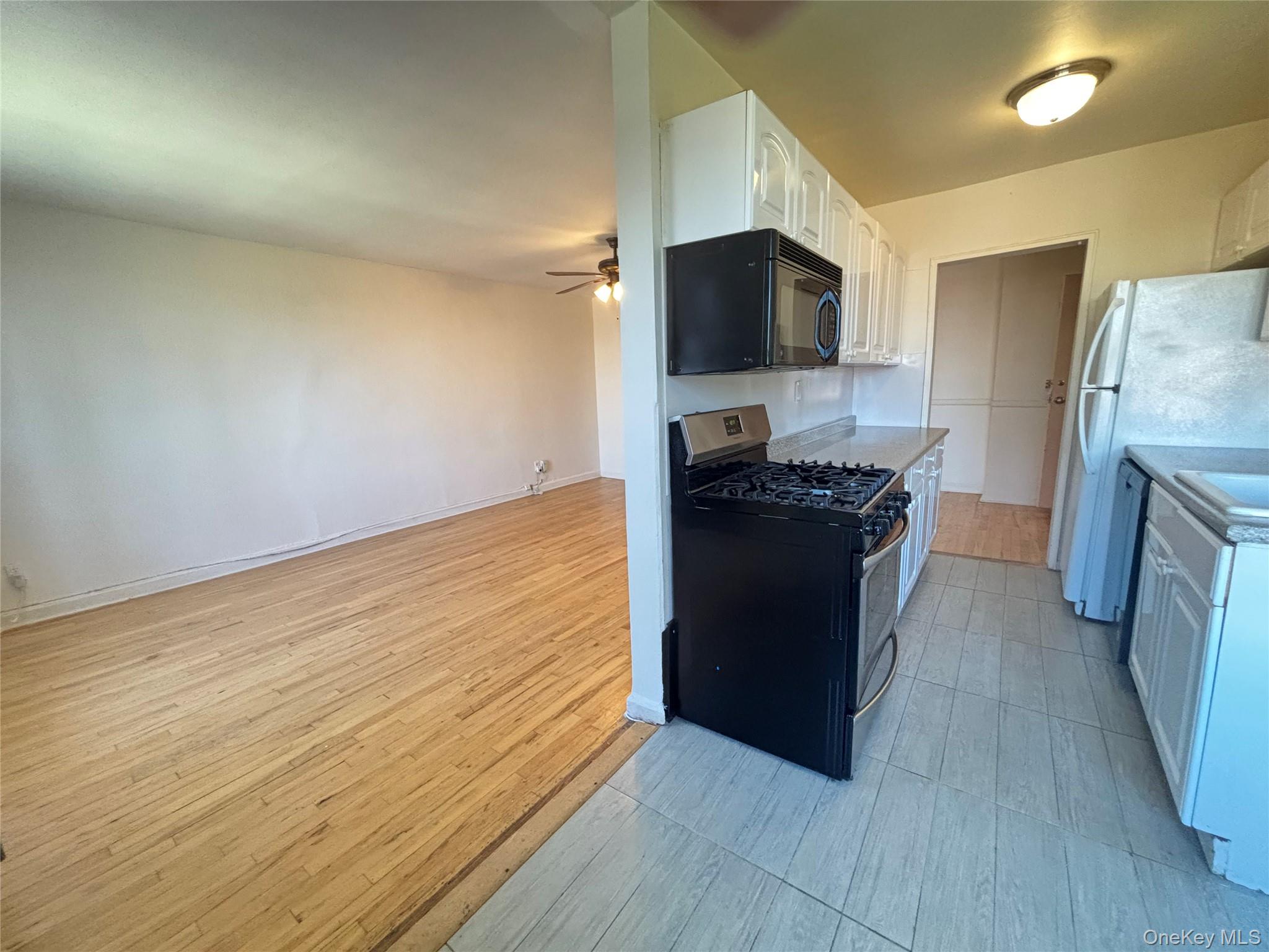 320 Atlantic Avenue # D11, East Rockaway, NY 11518