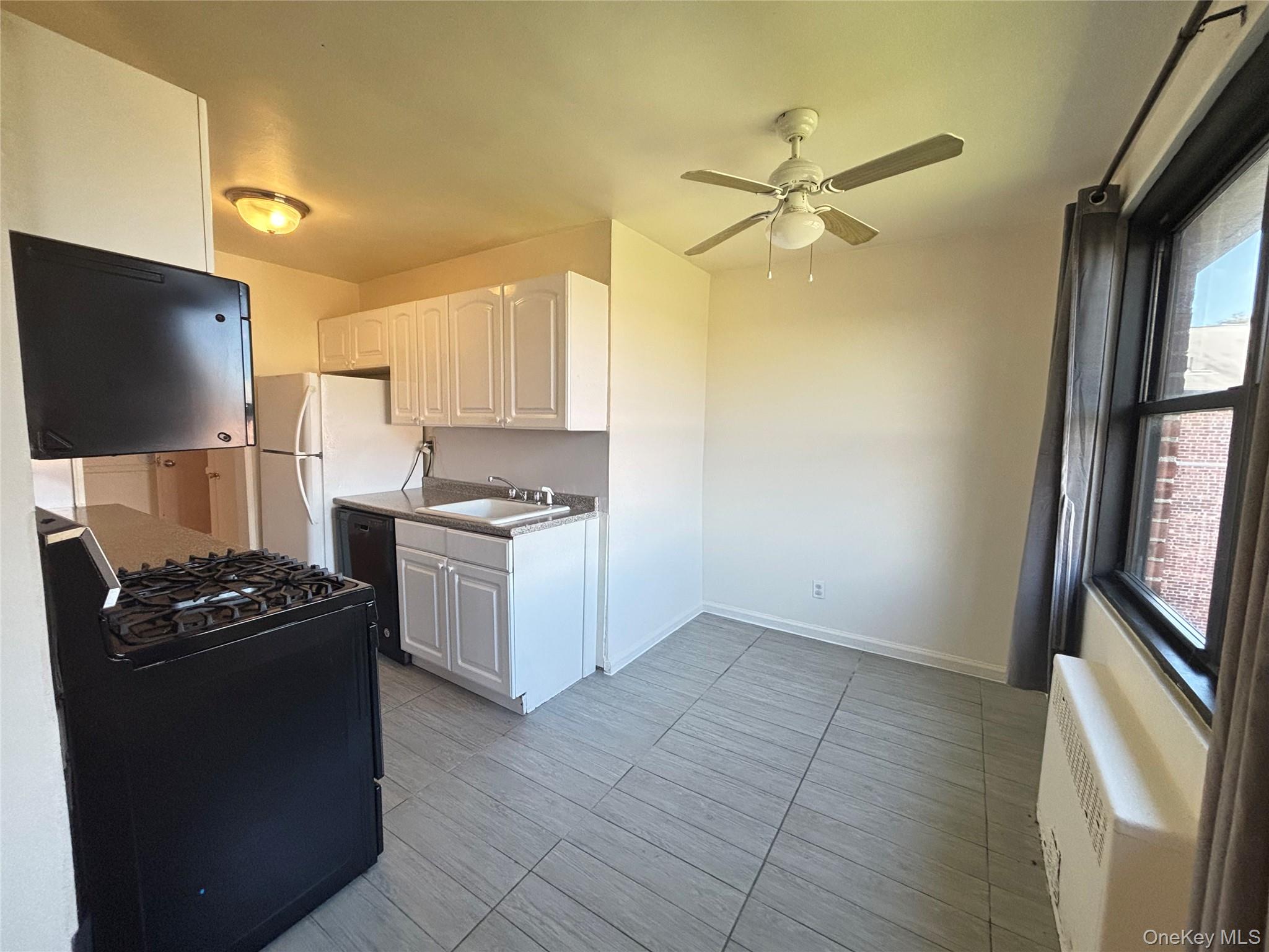 320 Atlantic Avenue # D11, East Rockaway, NY 11518