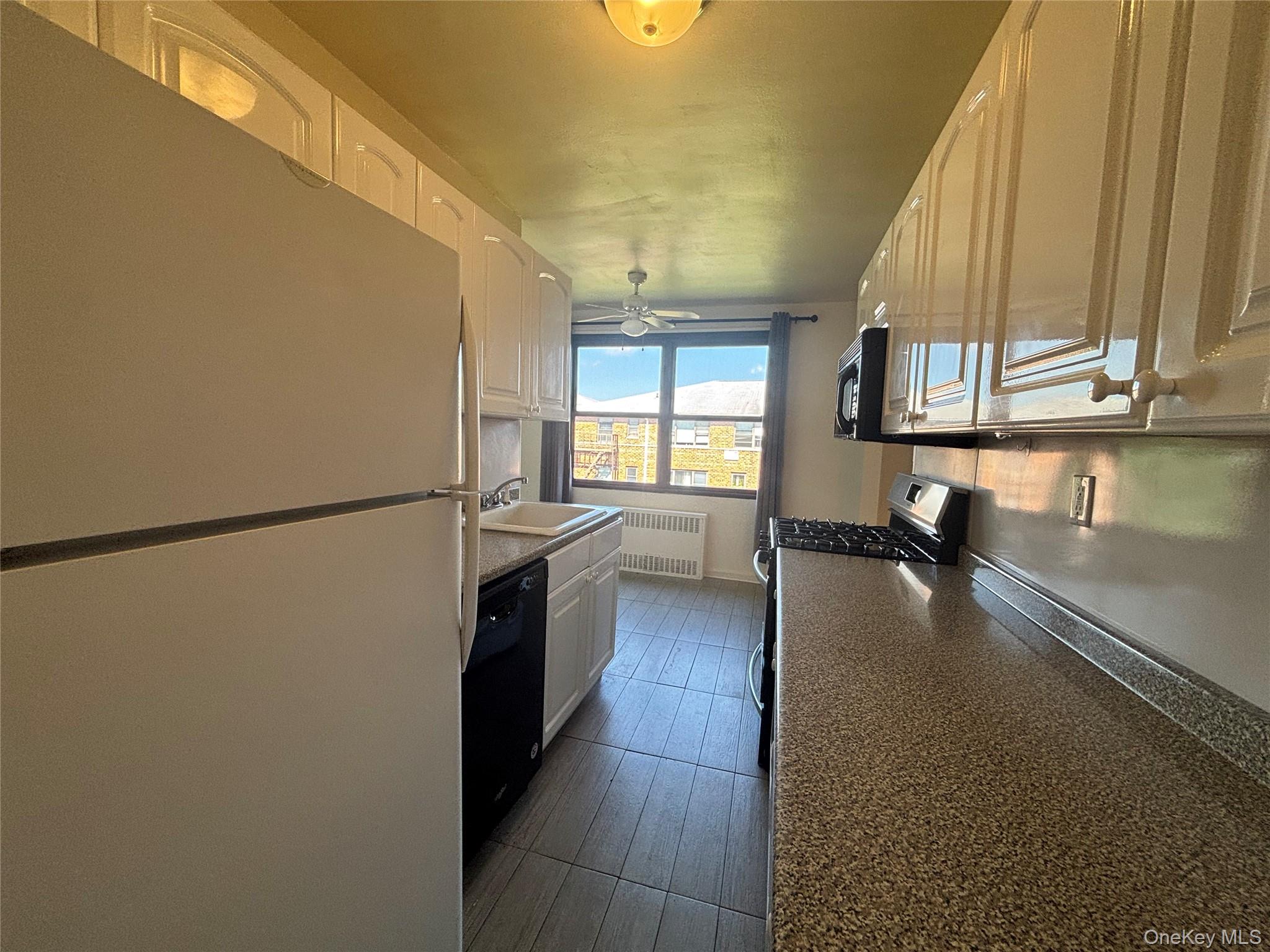 320 Atlantic Avenue # D11, East Rockaway, NY 11518