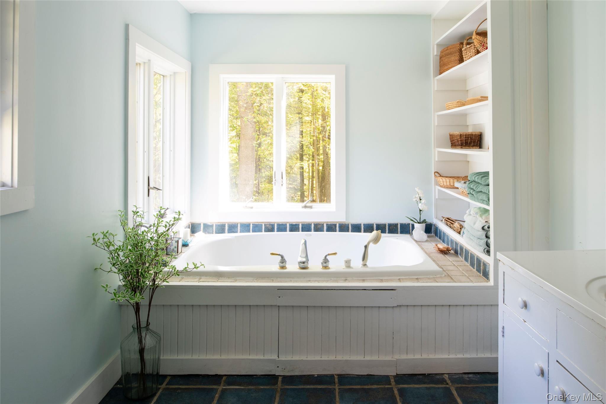 72 Old Farm Road, Rhinebeck, NY 12572