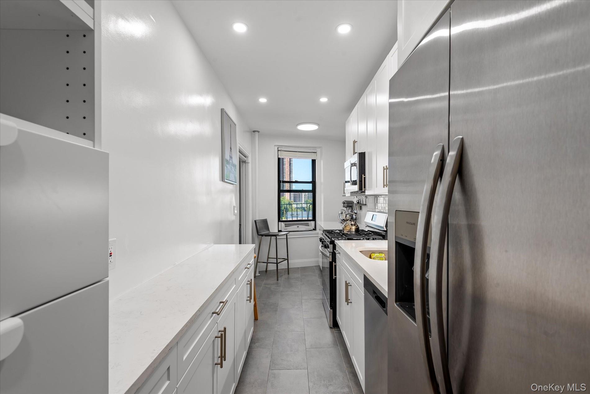 270 Seaman Avenue # D3, New York (Manhattan), NY 10034