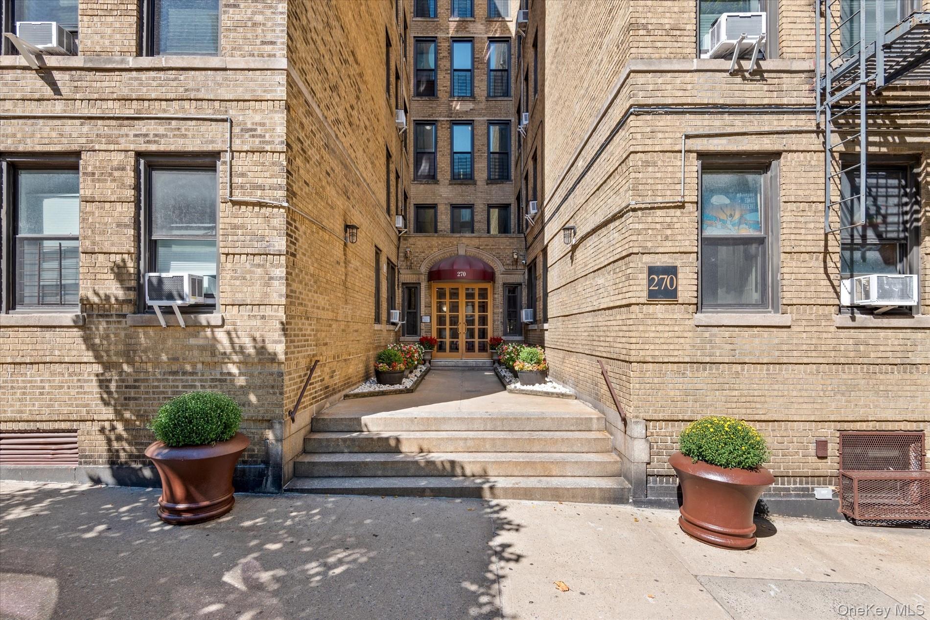270 Seaman Avenue # D3, New York (Manhattan), NY 10034