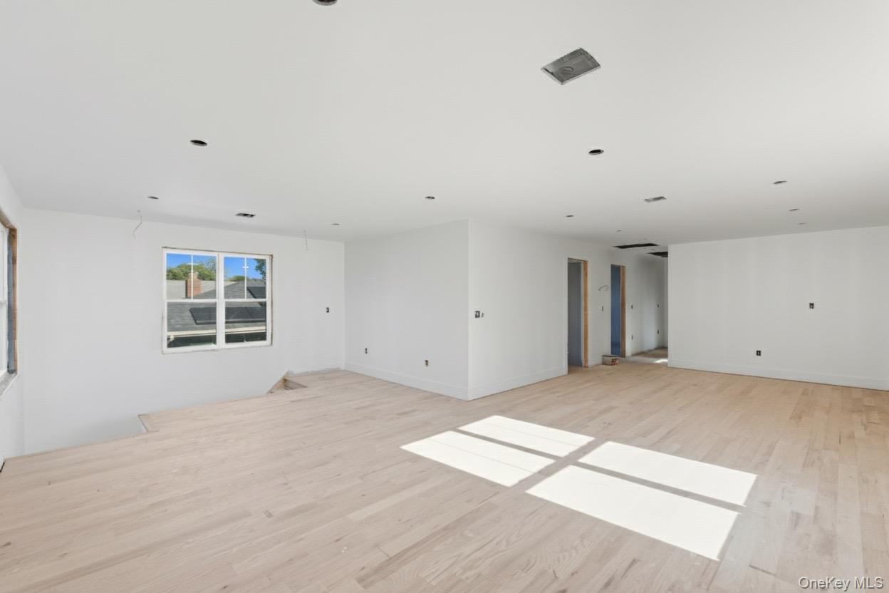 86 Moffitt Boulevard, Islip, NY 11751