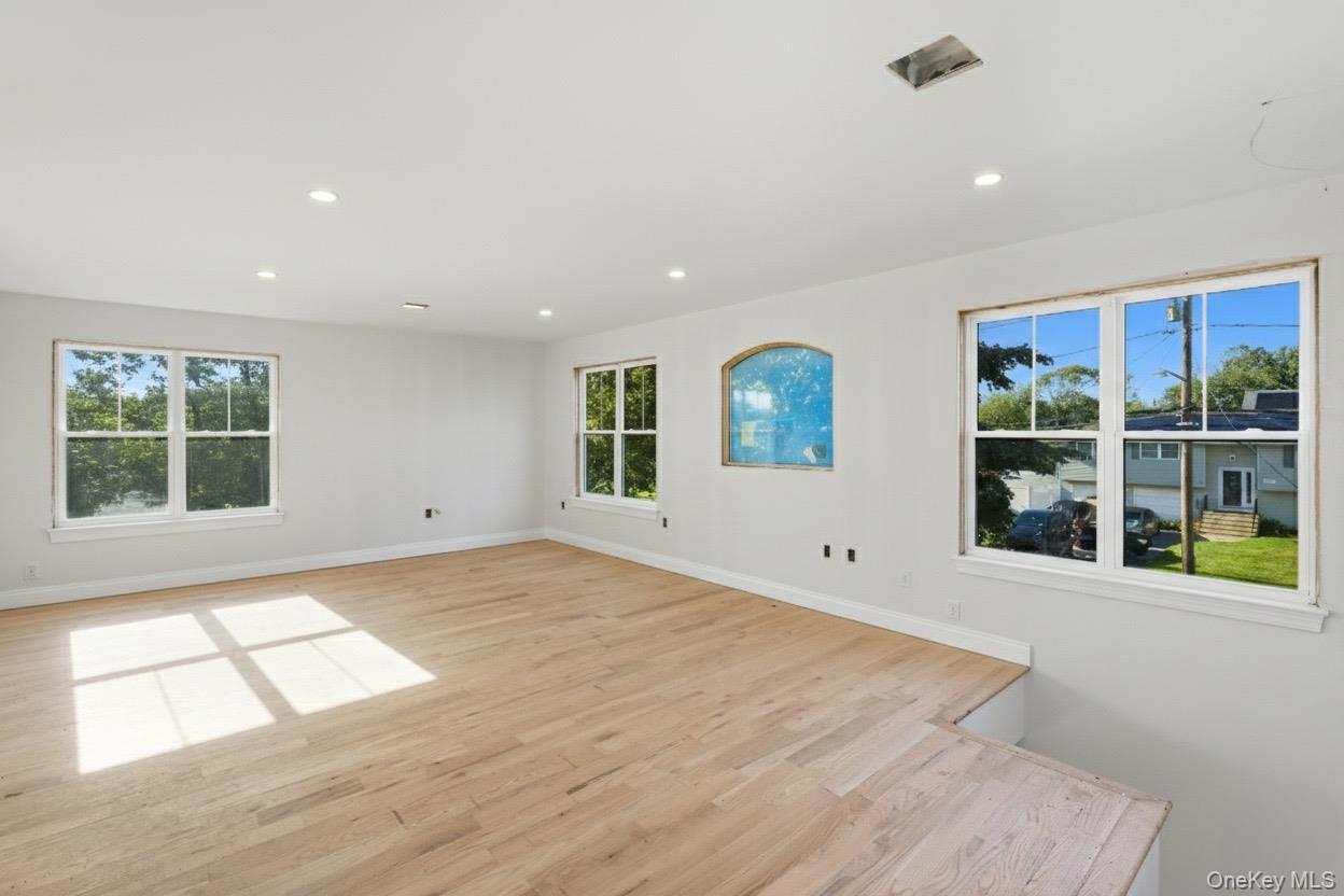 86 Moffitt Boulevard, Islip, NY 11751