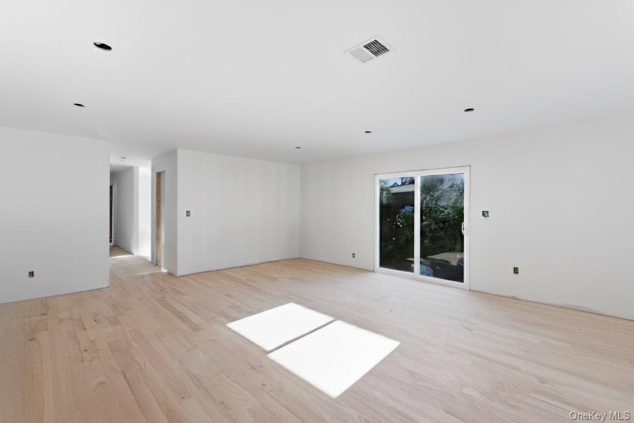 86 Moffitt Boulevard, Islip, NY 11751