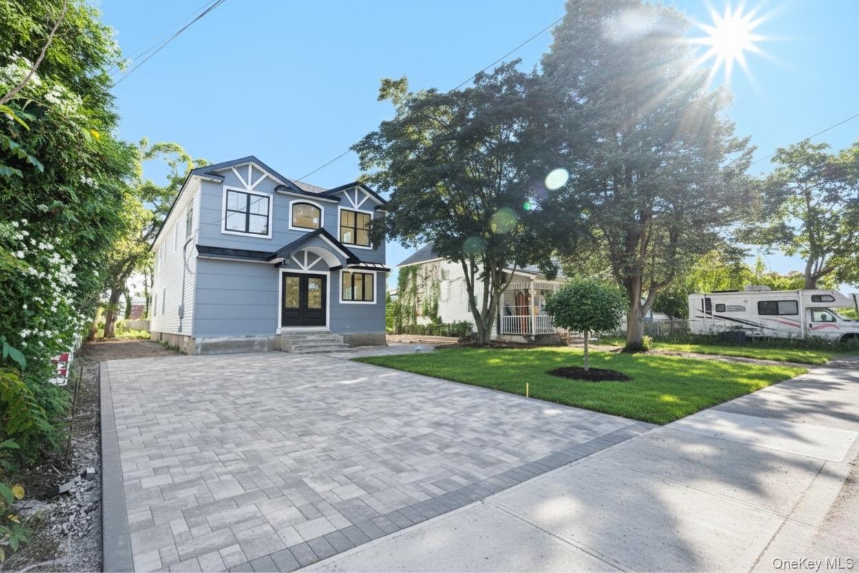 86 Moffitt Boulevard, Islip, NY 11751