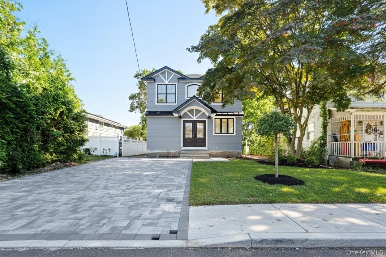 86 Moffitt Boulevard, Islip, NY 11751