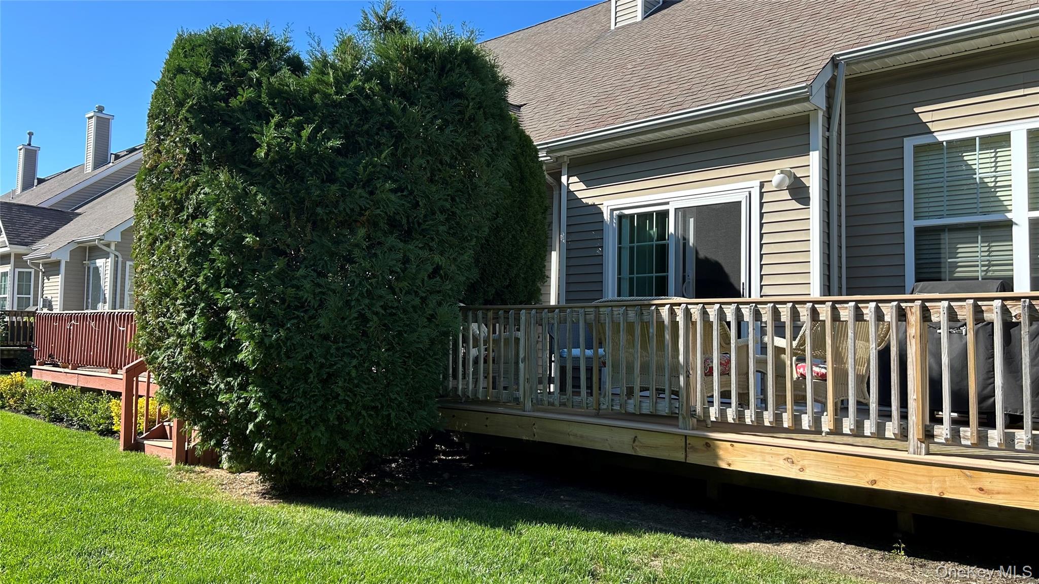 37 Halley Lane, Miller Place, NY 11764