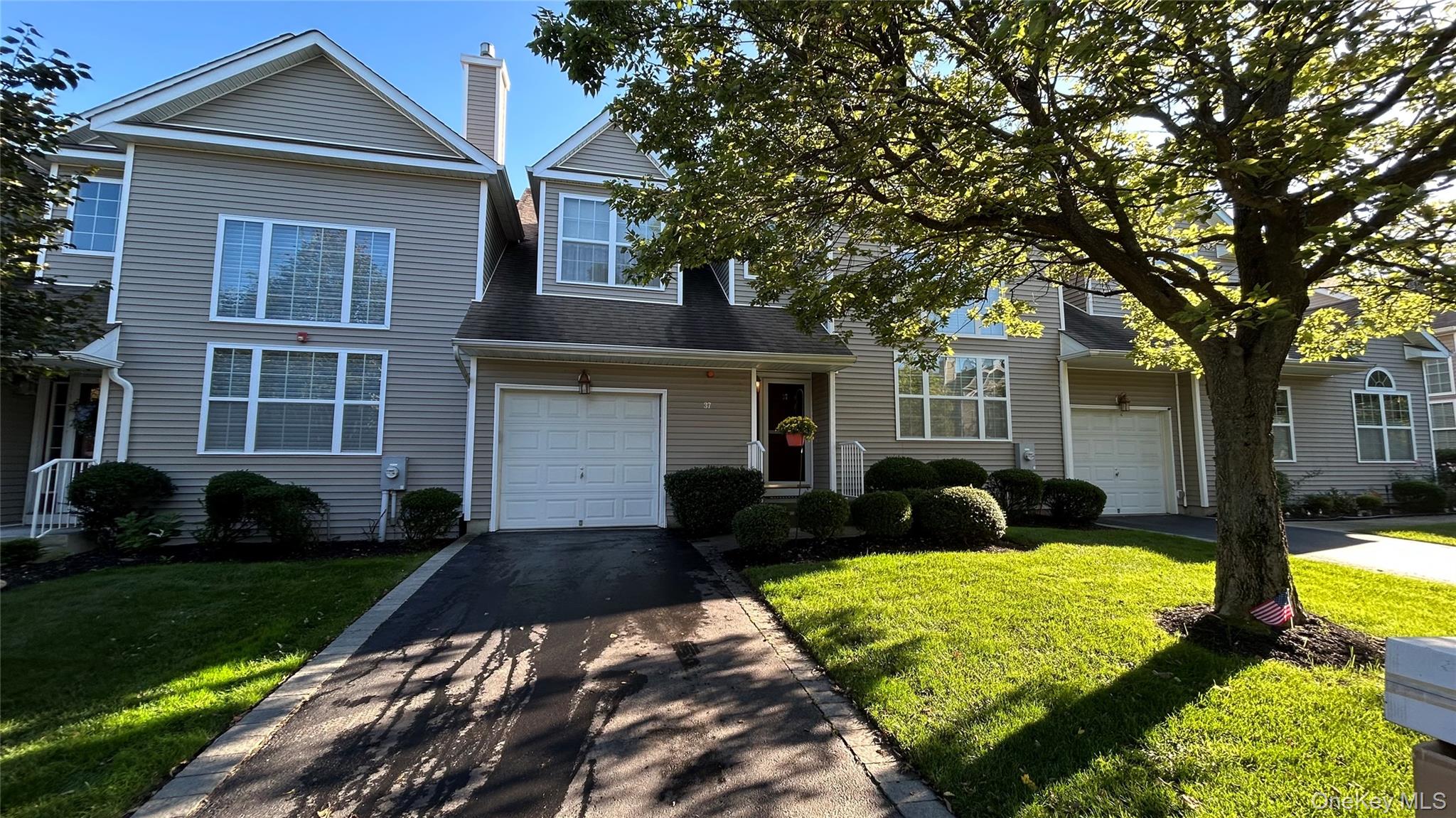 37 Halley Lane, Miller Place, NY 11764