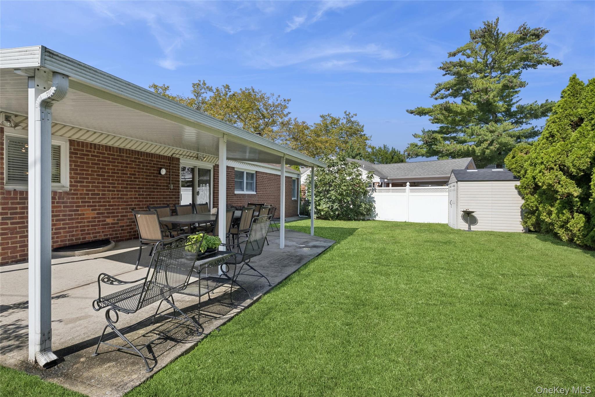 818 Palmetto Drive, Franklin Square, NY 11010