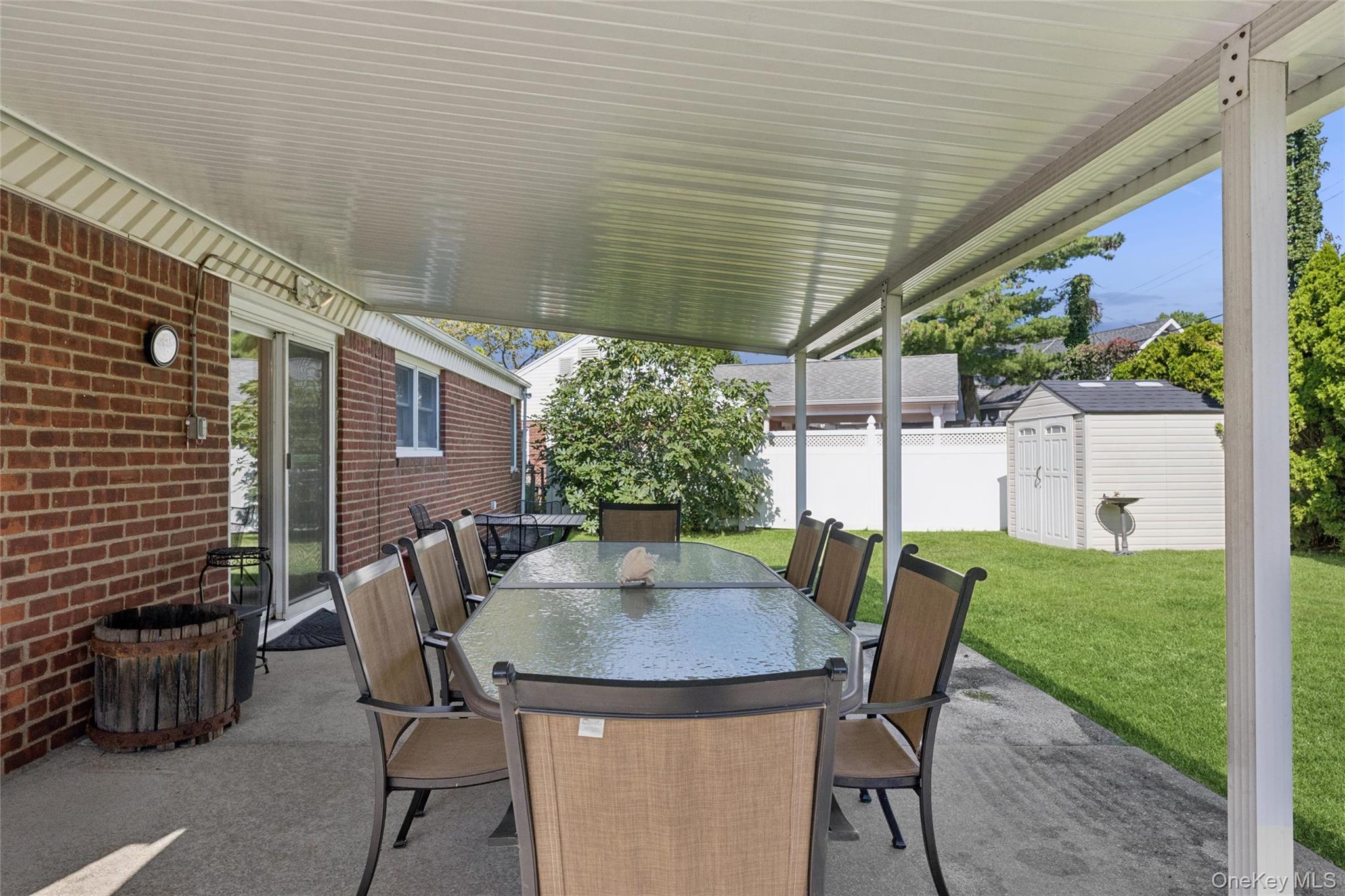 818 Palmetto Drive, Franklin Square, NY 11010