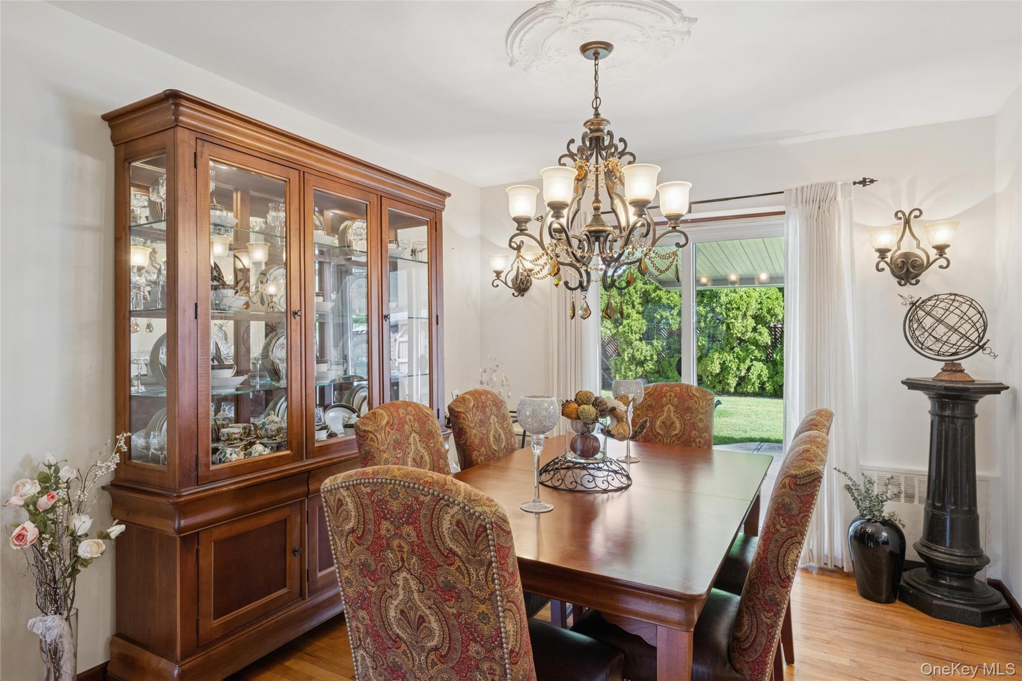 818 Palmetto Drive, Franklin Square, NY 11010