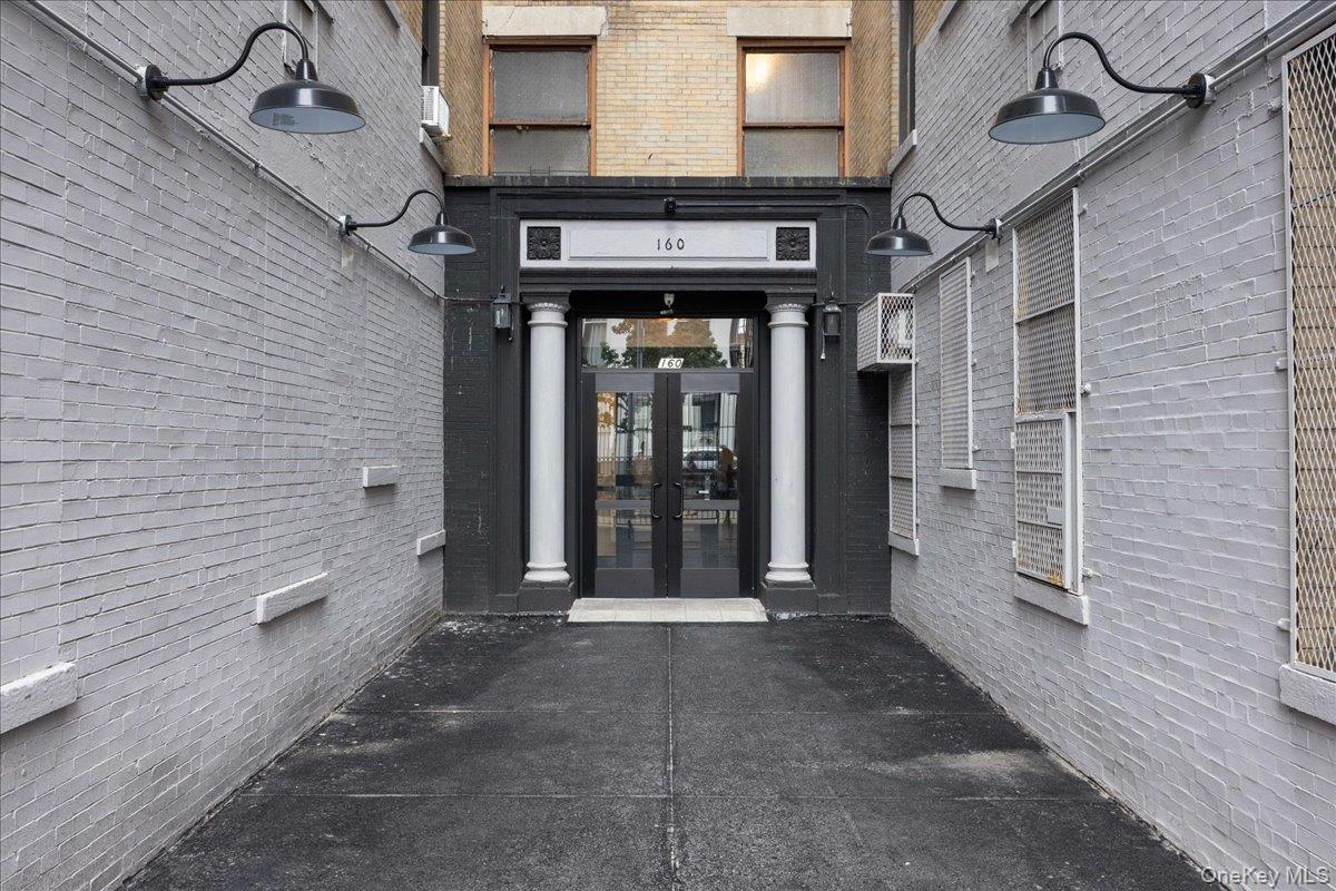 160 Wadsworth Avenue # 302, New York (Manhattan), NY 10033