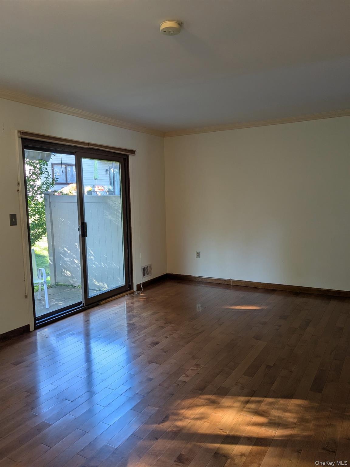 10 Squires Gate # H, Poughkeepsie, NY 12603