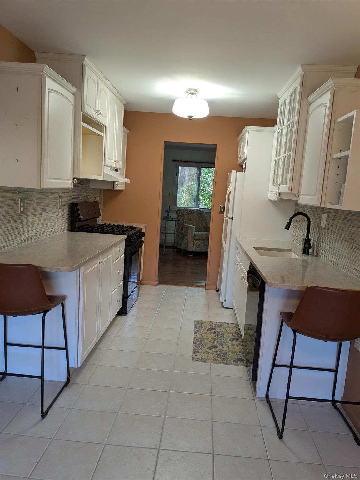 10 Squires Gate # H, Poughkeepsie, NY 12603