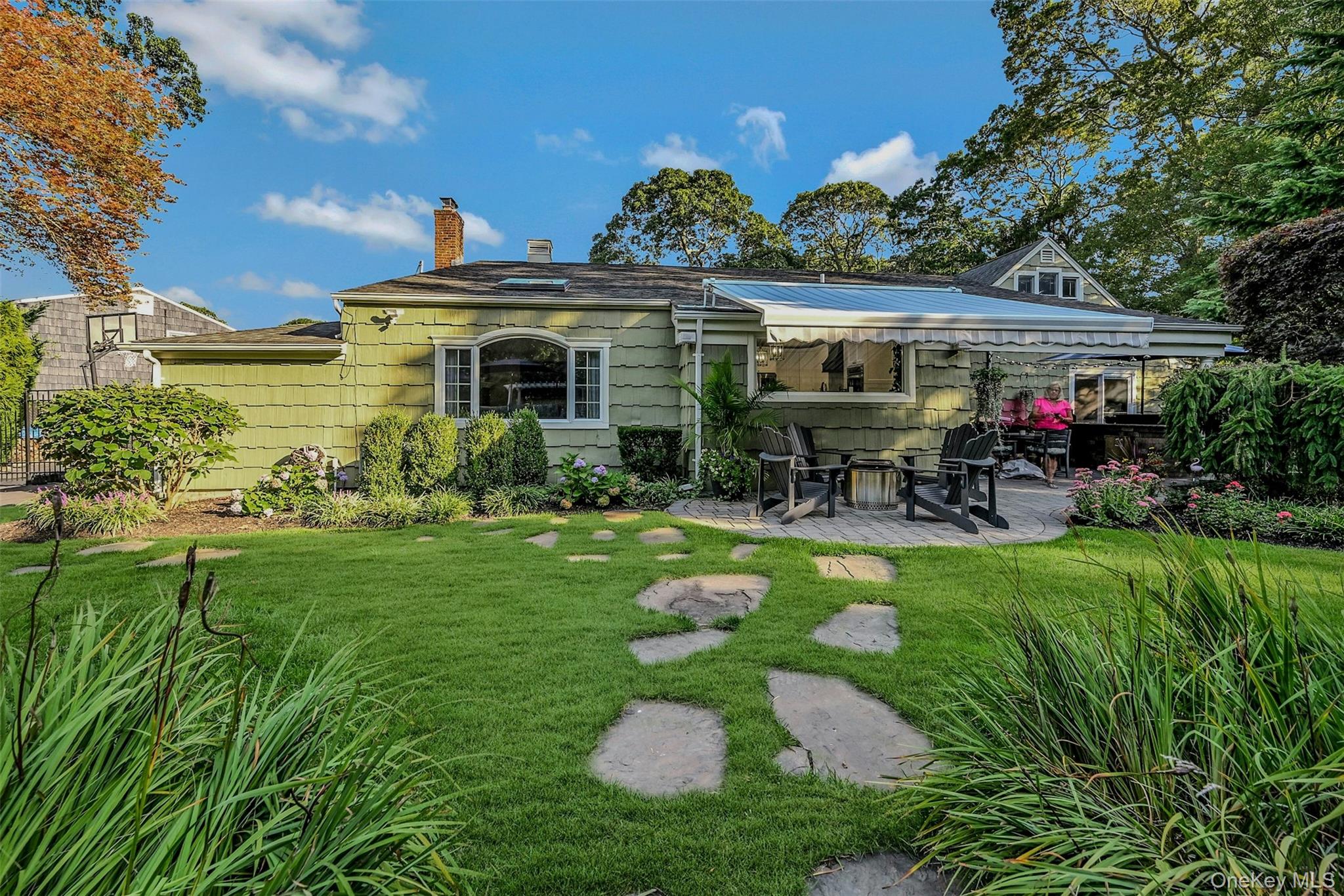 26 Sandpiper Lane, East Islip, NY 11730