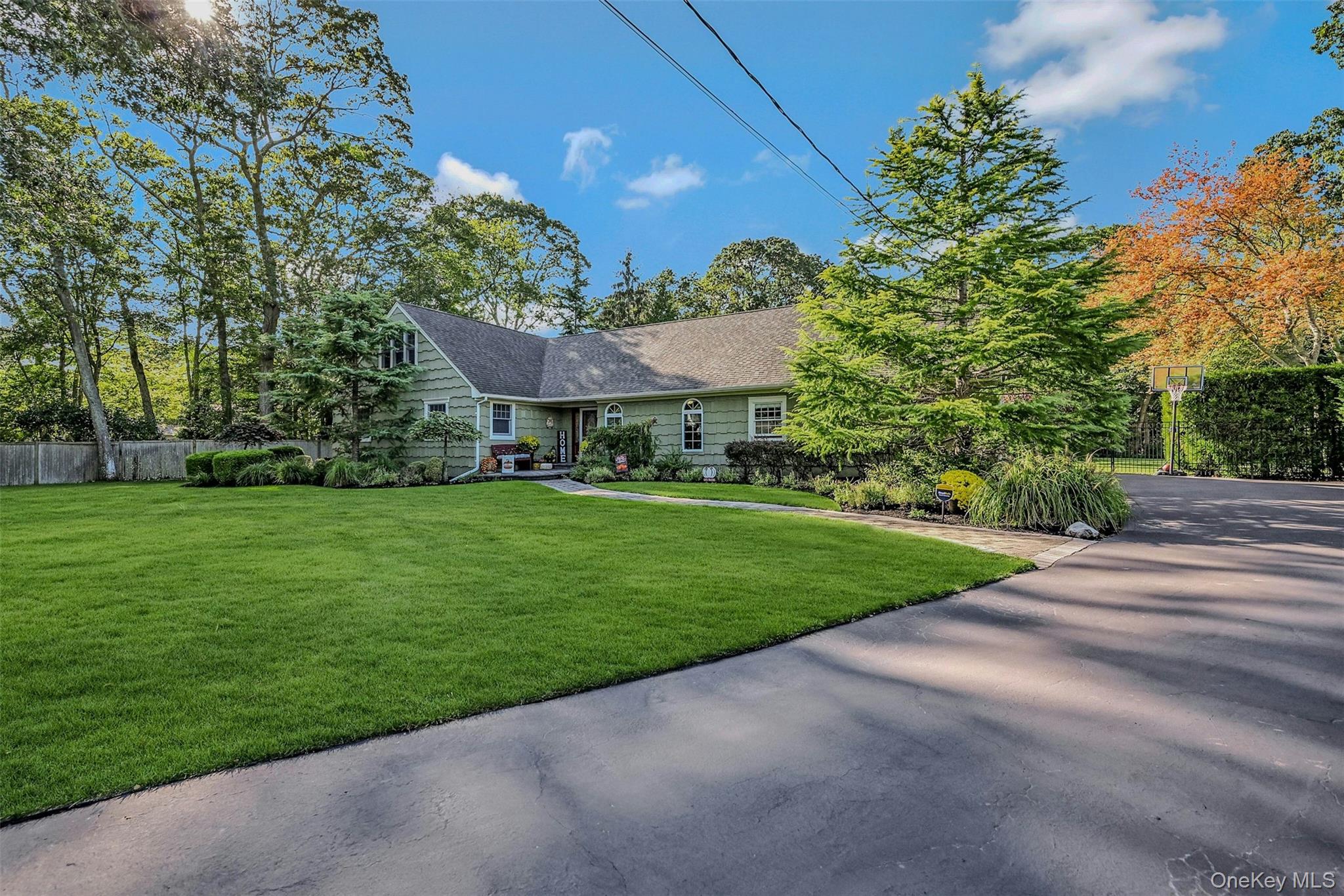 26 Sandpiper Lane, East Islip, NY 11730