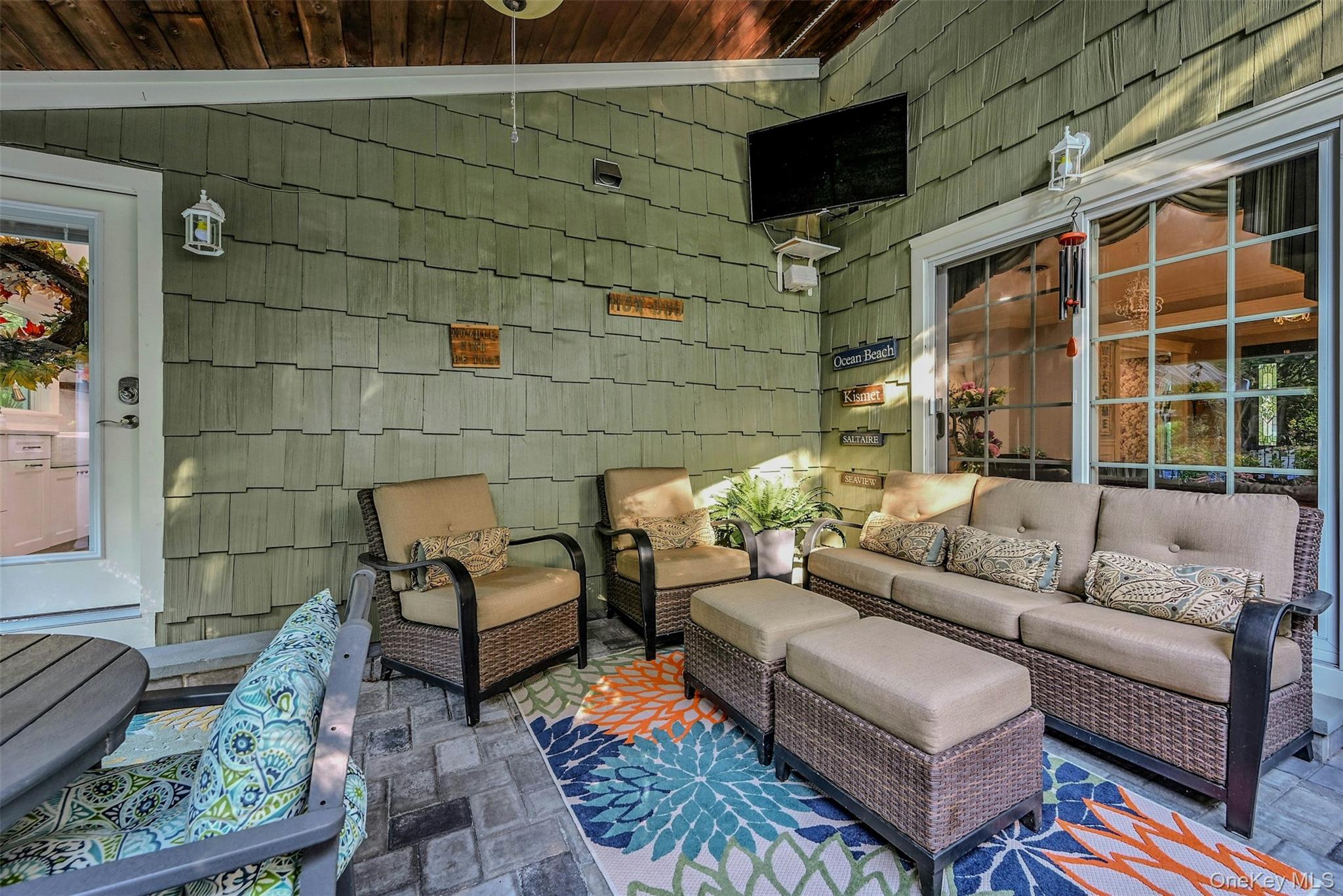 26 Sandpiper Lane, East Islip, NY 11730