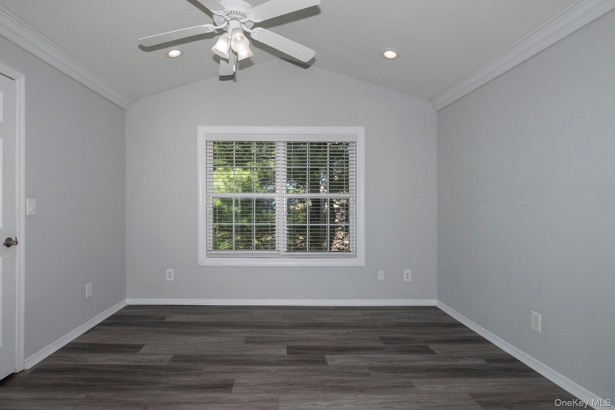 80 Overlook Drive # 80, Farmingville, NY 11738