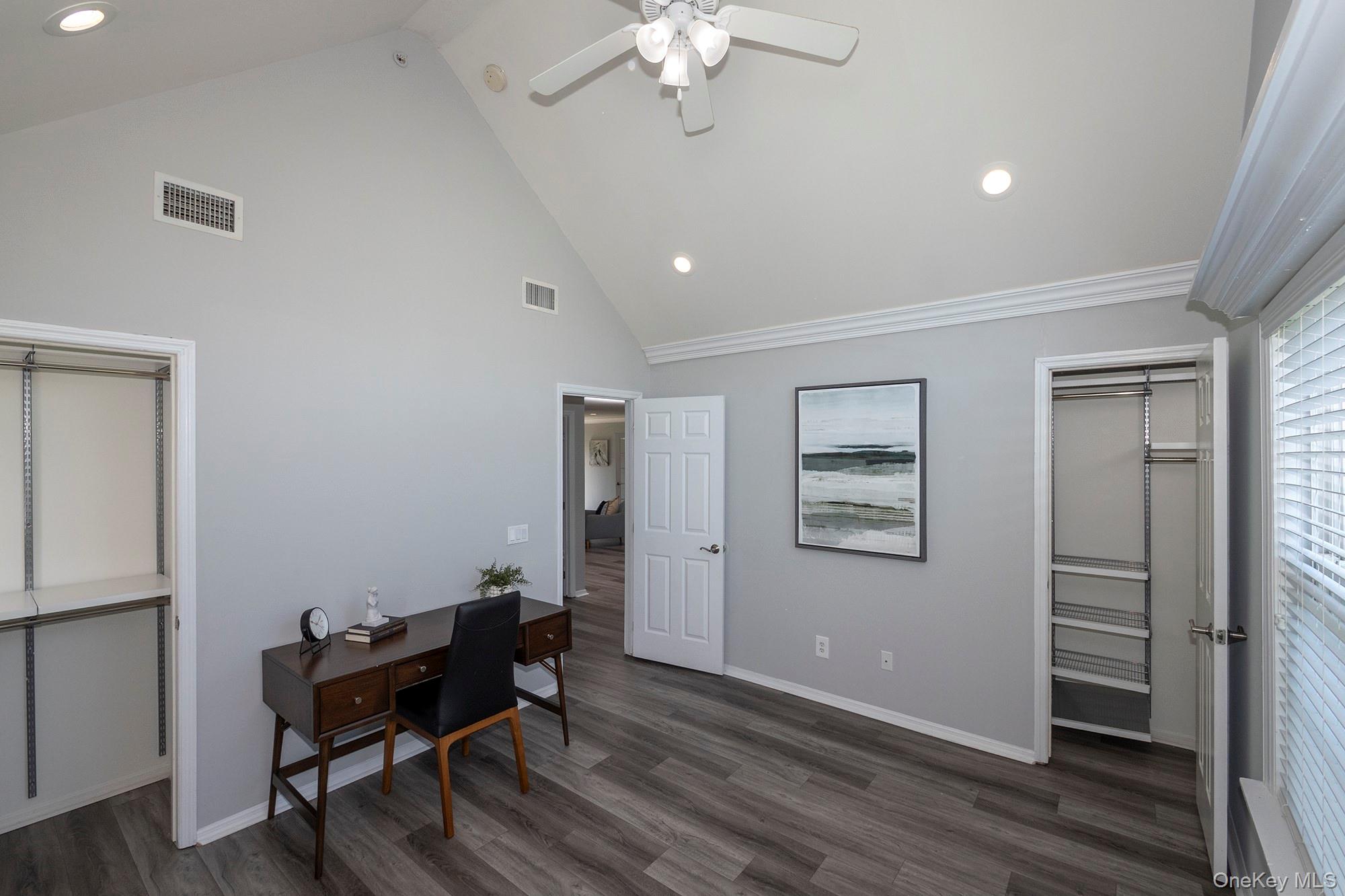 80 Overlook Drive # 80, Farmingville, NY 11738