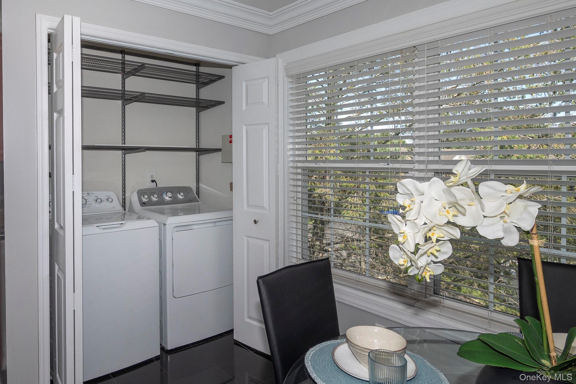 80 Overlook Drive # 80, Farmingville, NY 11738