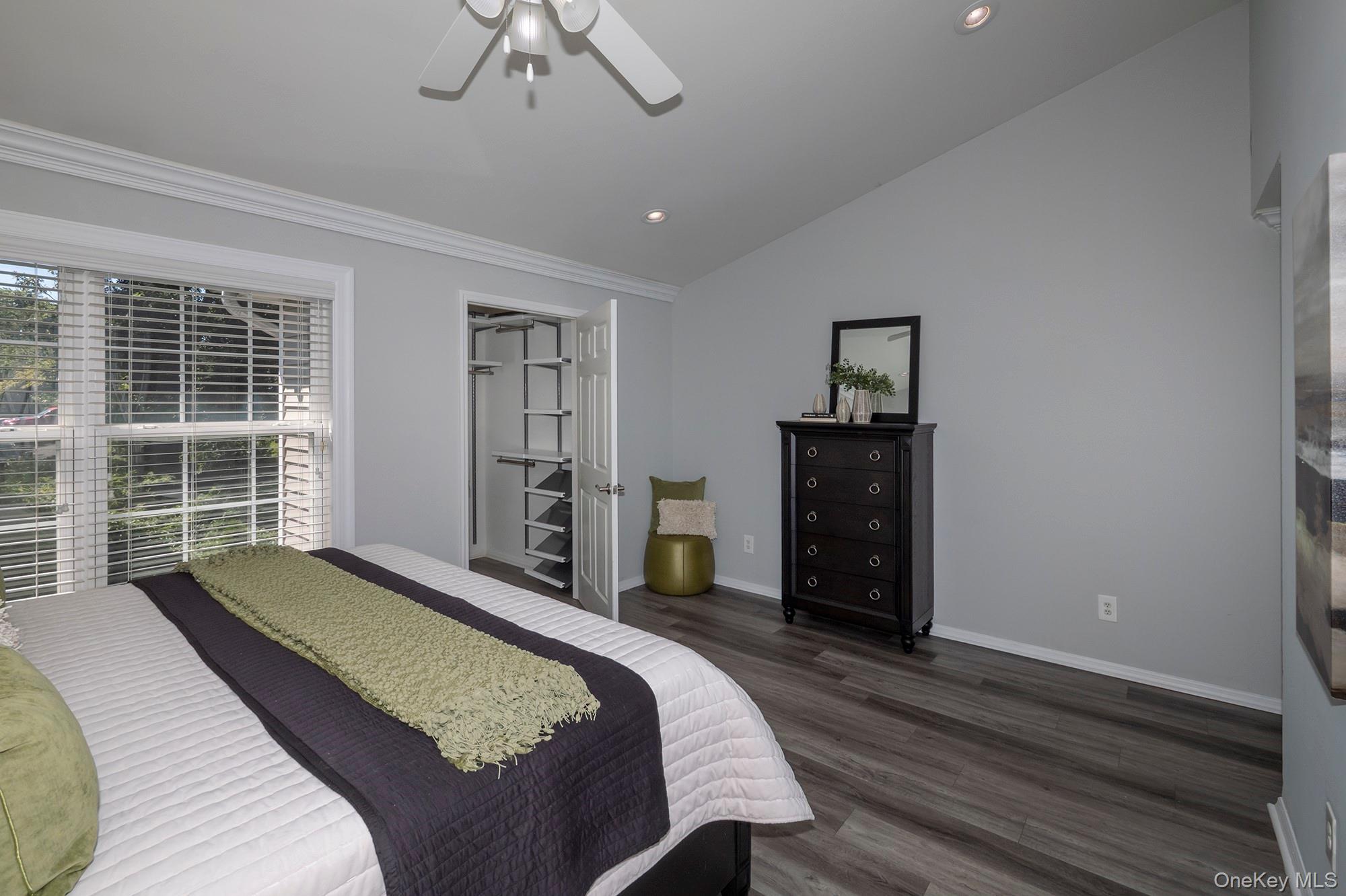 80 Overlook Drive # 80, Farmingville, NY 11738