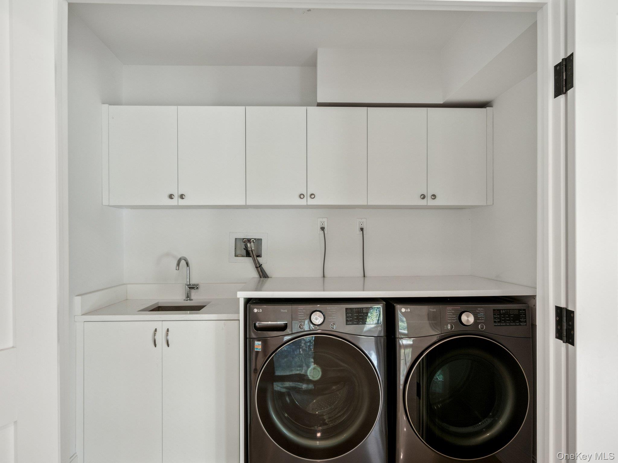 2 Arthur Place, Woodbury, NY 11797