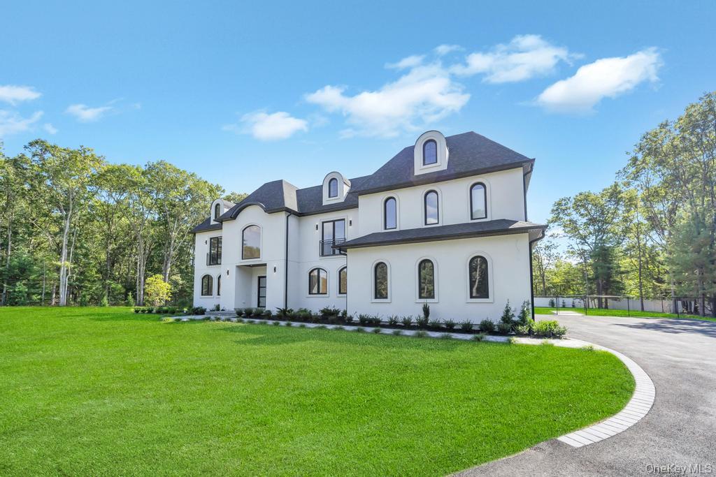 19 Carman Road, Dix Hills, NY 11746