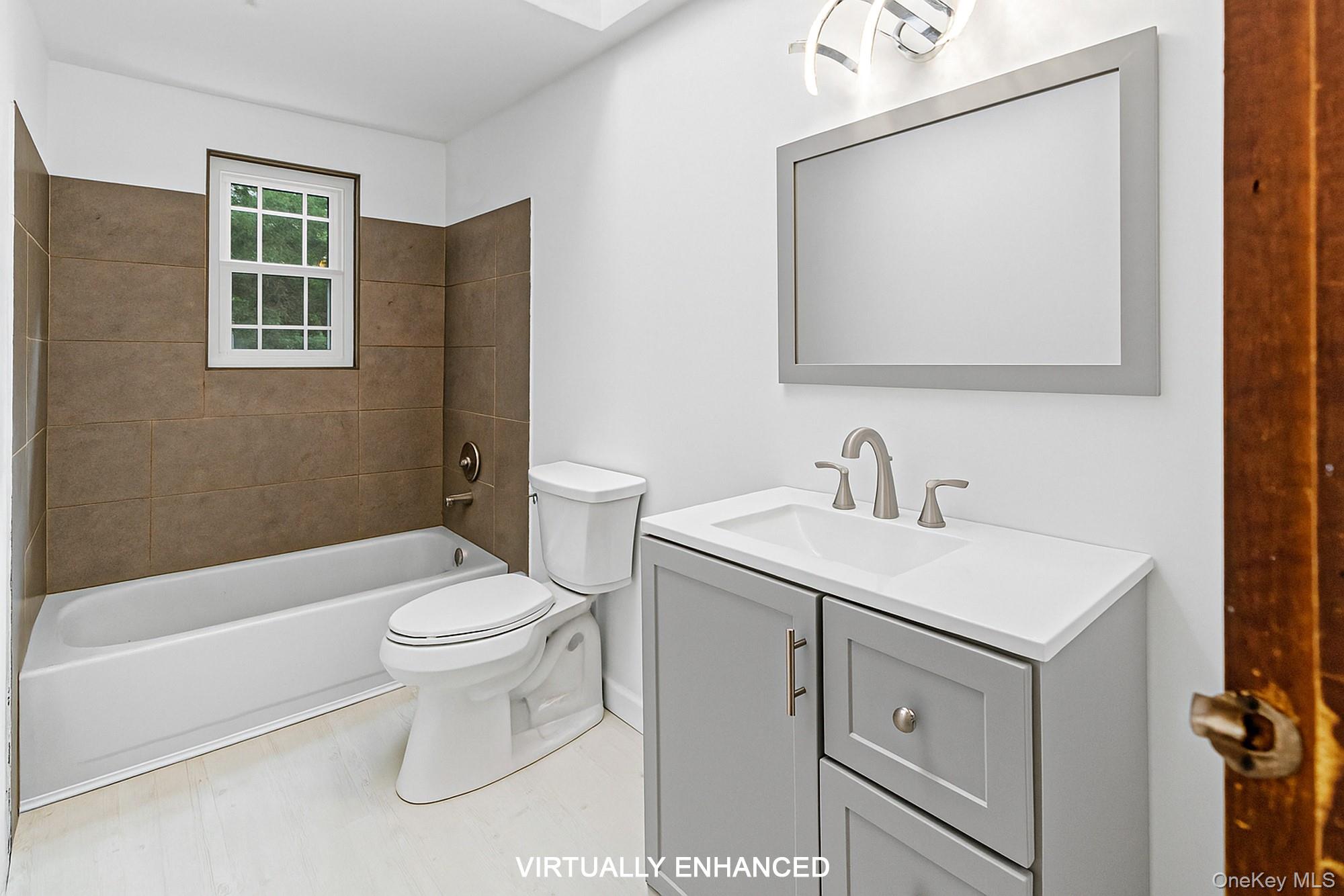 18 Norfolk Drive, Springs, NY 11937