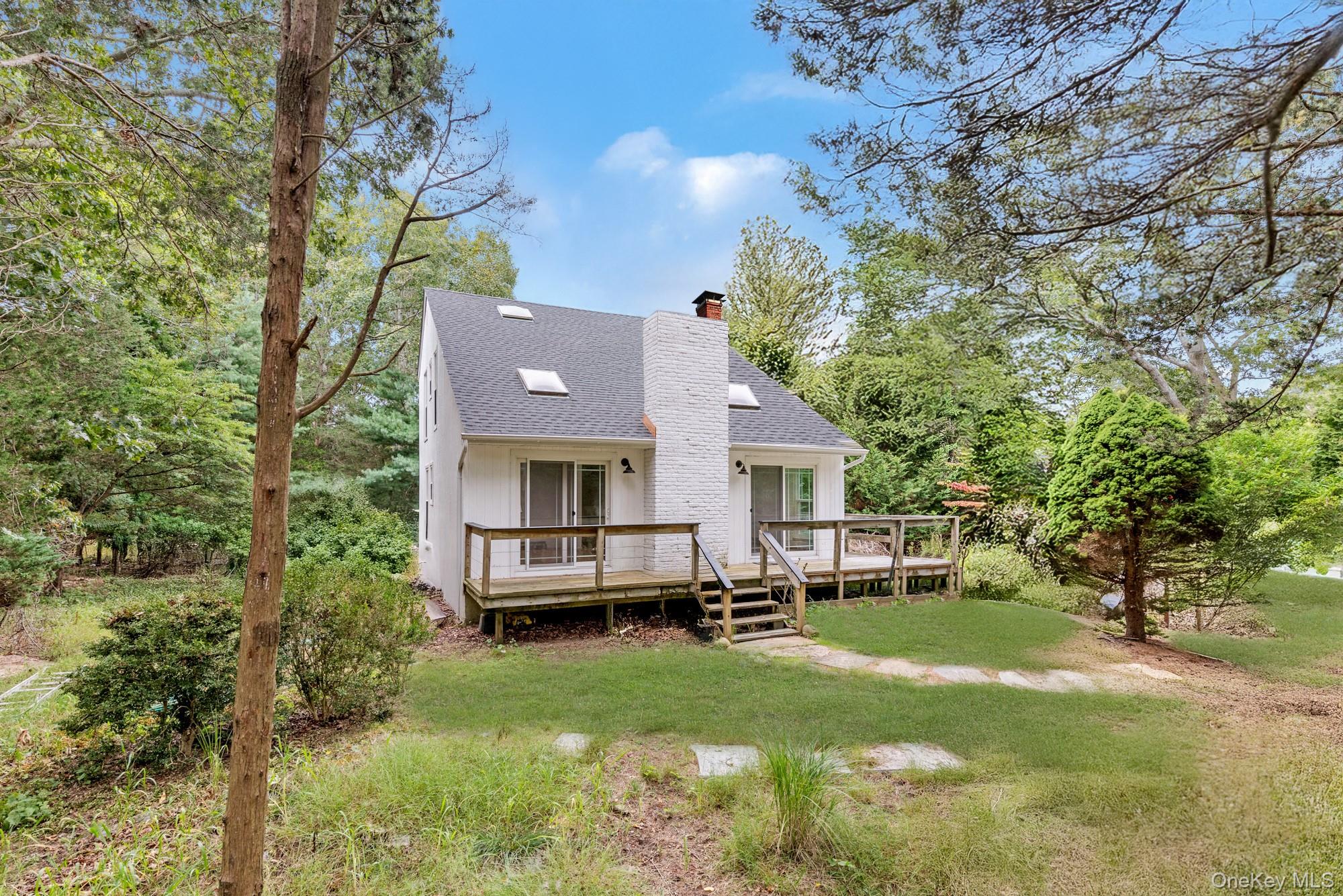 18 Norfolk Drive, Springs, NY 11937