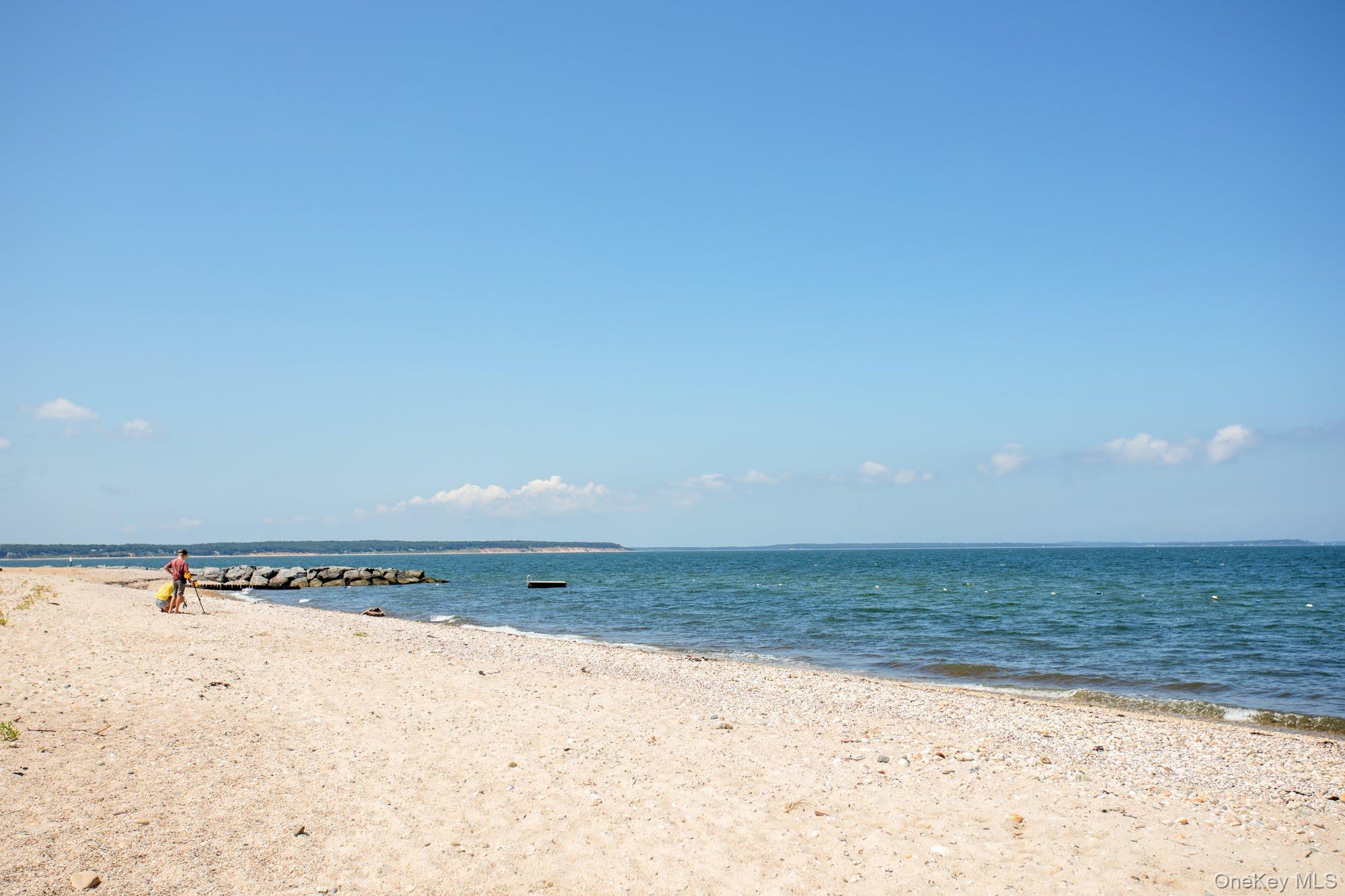 18 Norfolk Drive, Springs, NY 11937